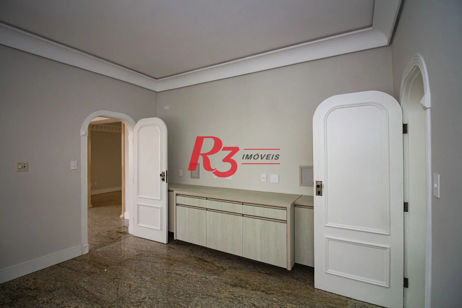Apartamento para alugar, 377 m² por R$ 18.720,97/mês - Gonzaga - Santos/SP