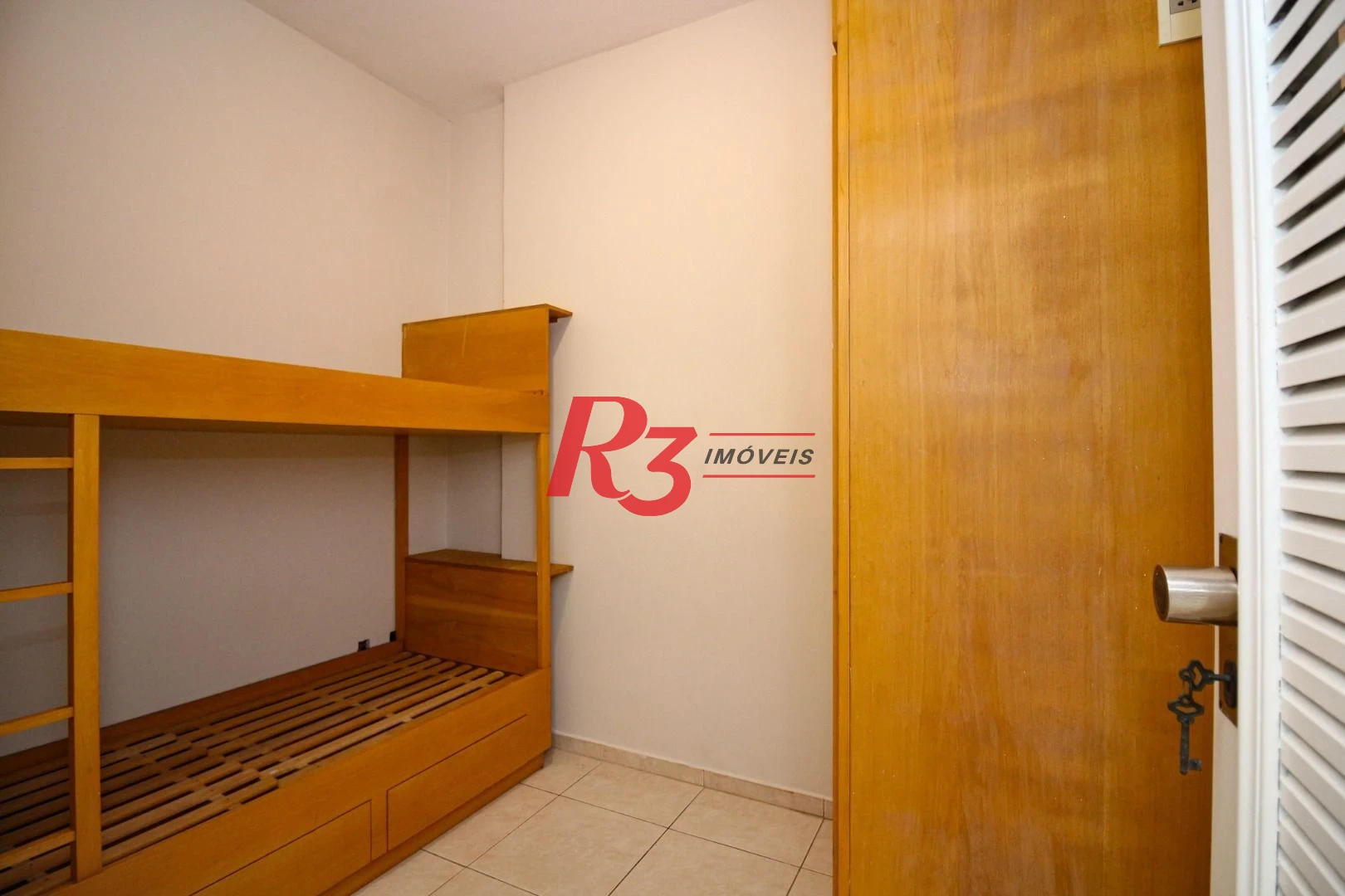 Apartamento para alugar, 377 m² por R$ 18.720,97/mês - Gonzaga - Santos/SP