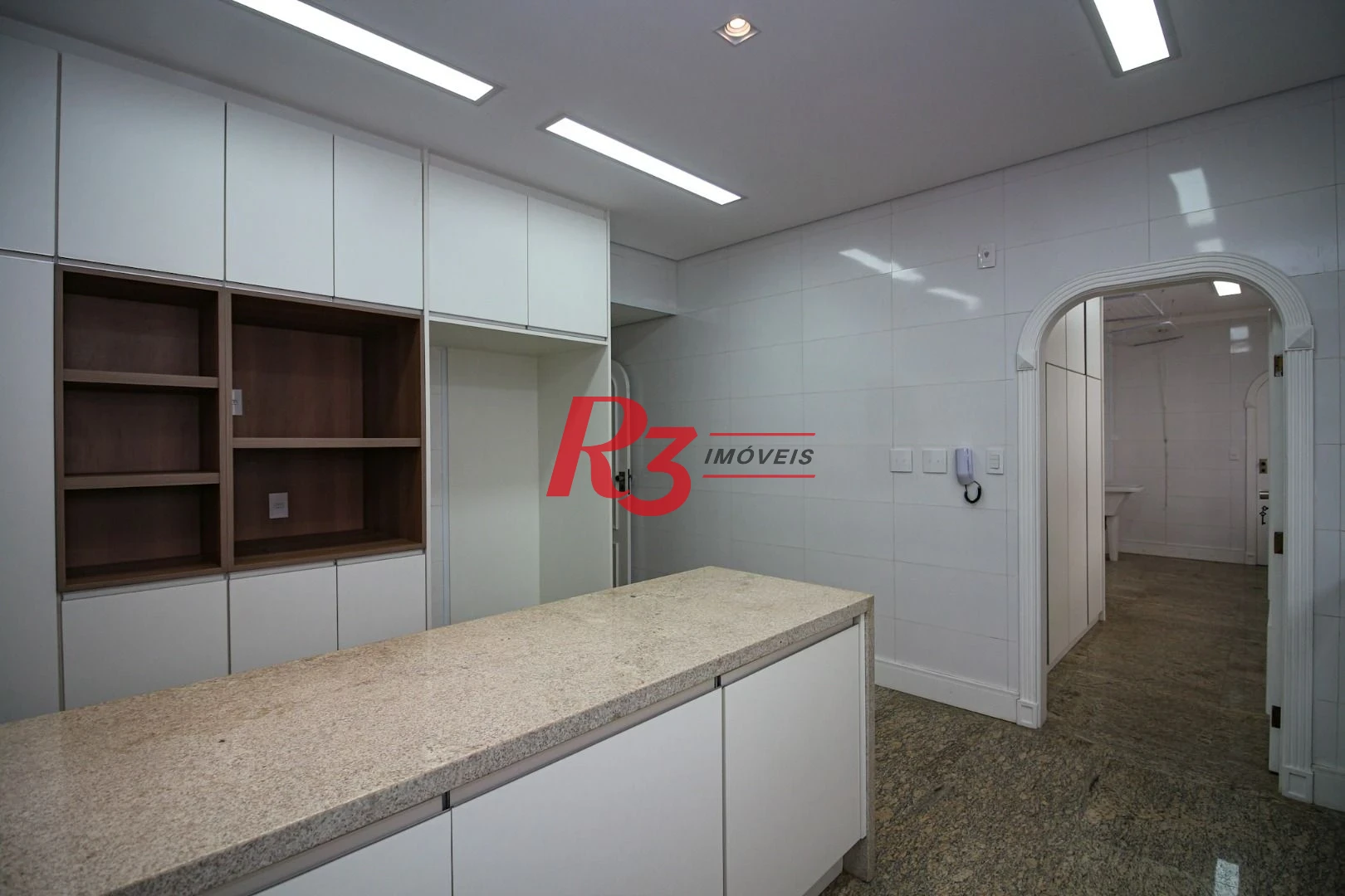 Apartamento para alugar, 377 m² por R$ 18.720,97/mês - Gonzaga - Santos/SP