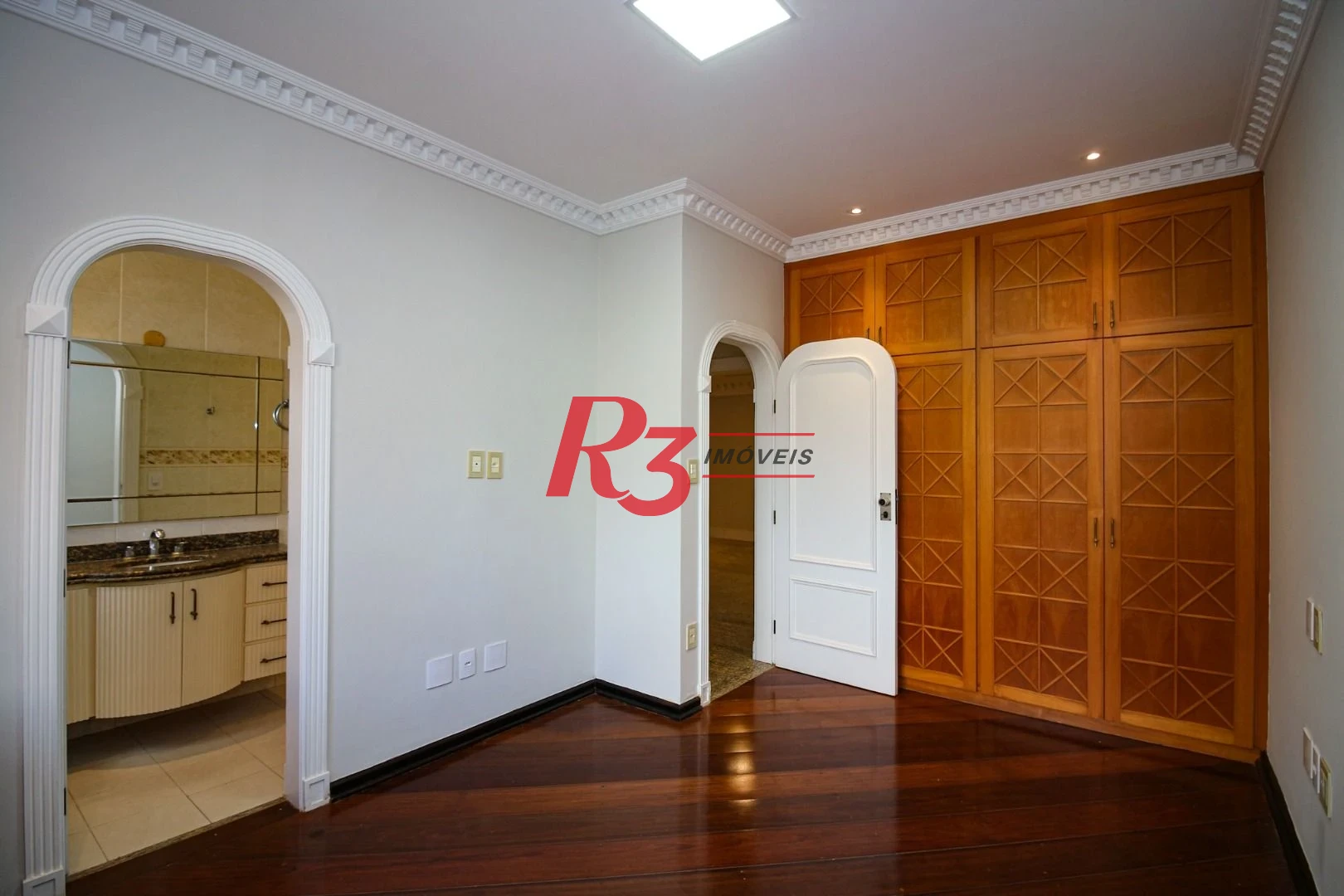 Apartamento para alugar, 377 m² por R$ 18.720,97/mês - Gonzaga - Santos/SP