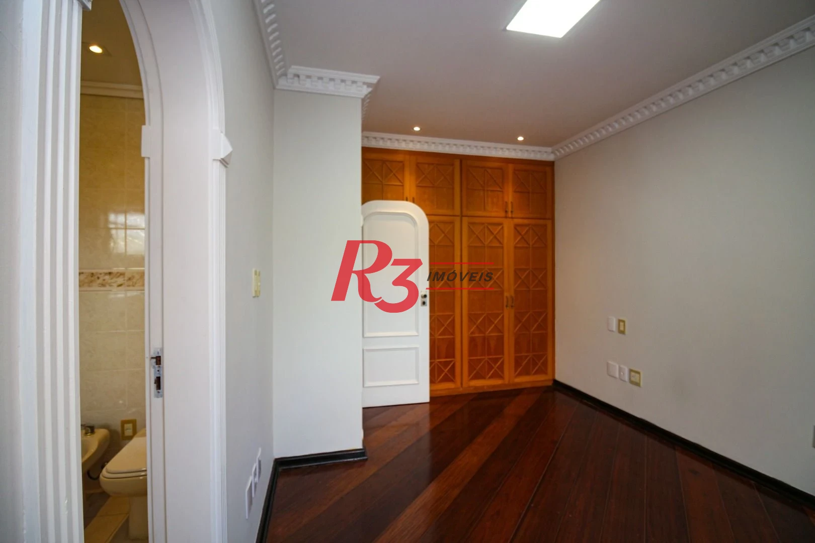 Apartamento para alugar, 377 m² por R$ 18.720,97/mês - Gonzaga - Santos/SP