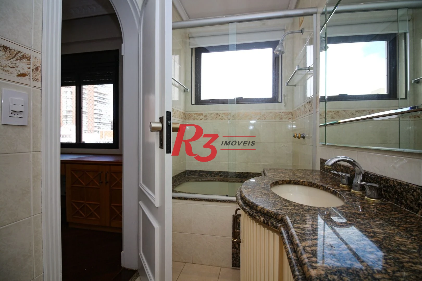 Apartamento para alugar, 377 m² por R$ 18.720,97/mês - Gonzaga - Santos/SP