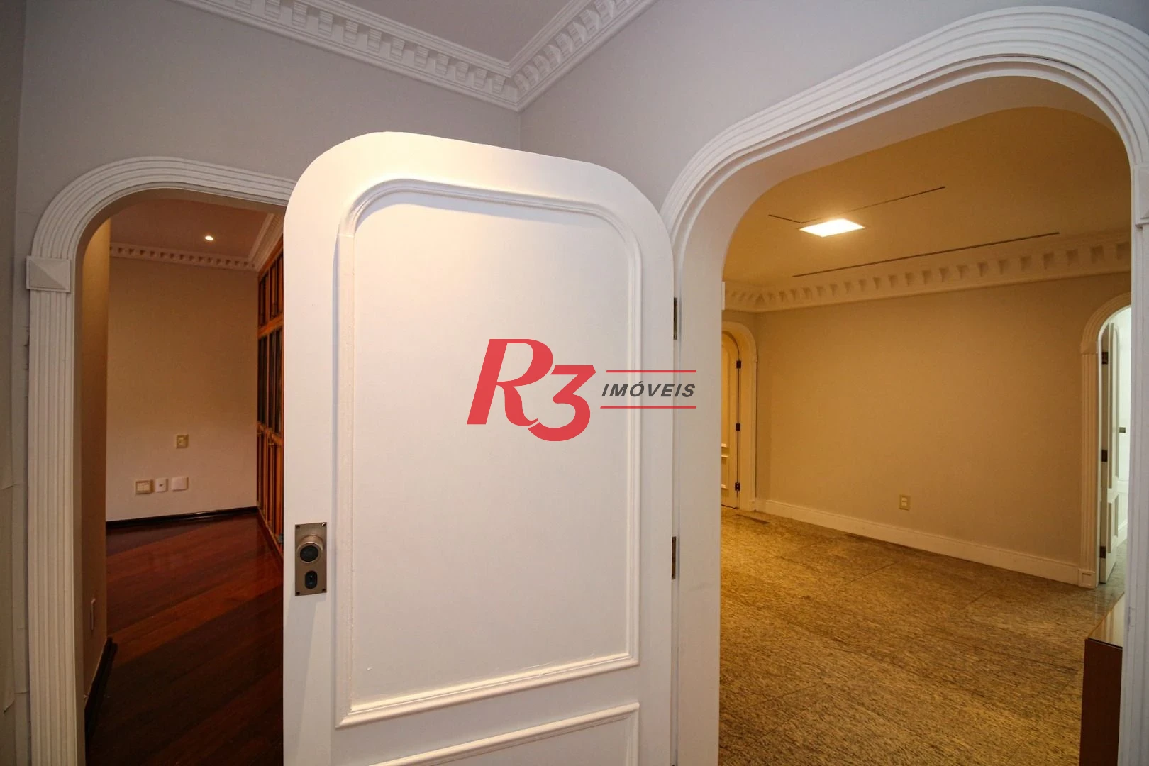 Apartamento para alugar, 377 m² por R$ 18.720,97/mês - Gonzaga - Santos/SP