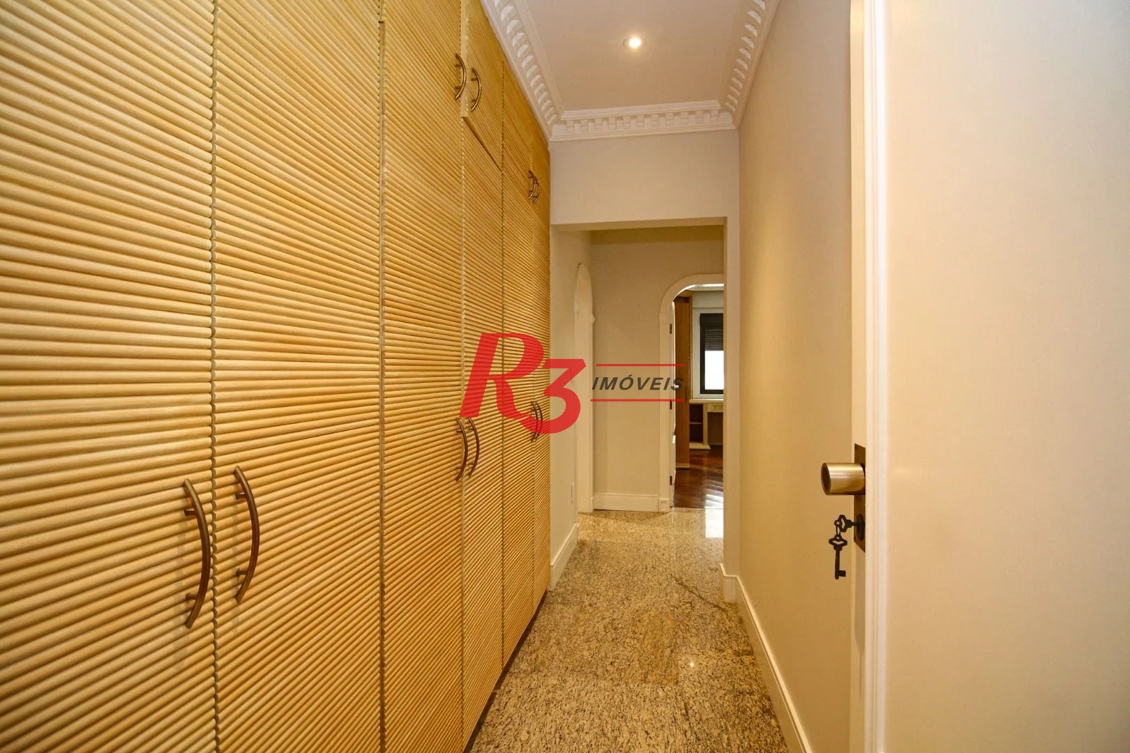 Apartamento para alugar, 377 m² por R$ 18.720,97/mês - Gonzaga - Santos/SP