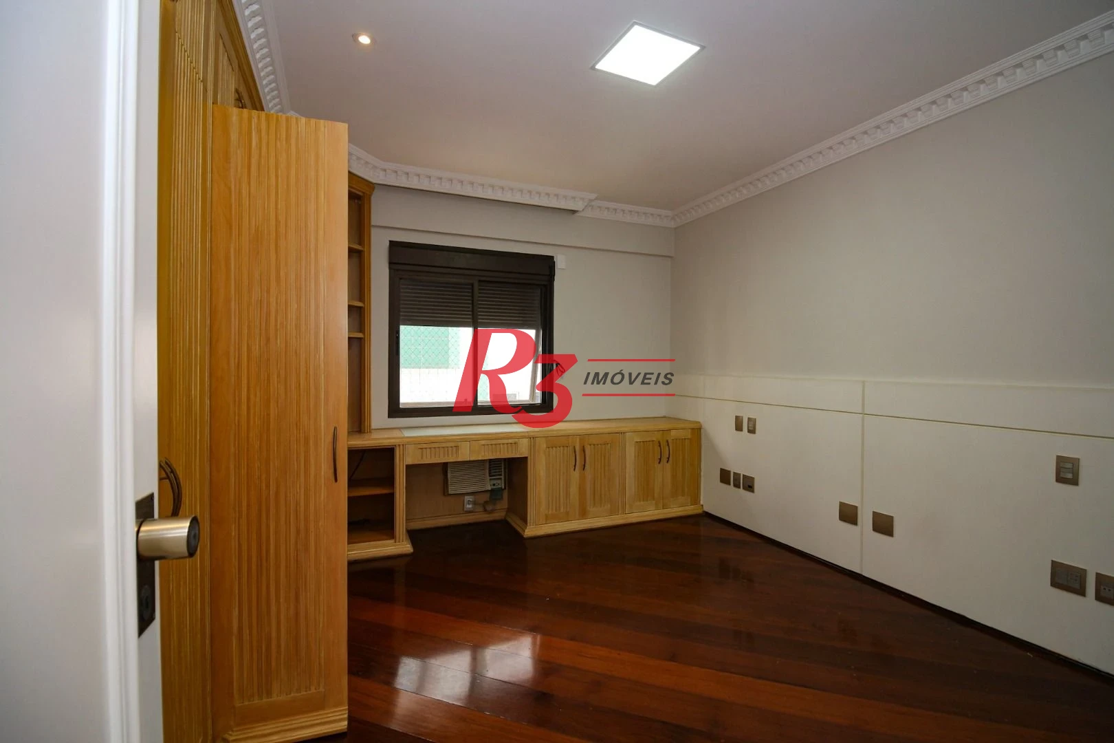 Apartamento para alugar, 377 m² por R$ 18.720,97/mês - Gonzaga - Santos/SP