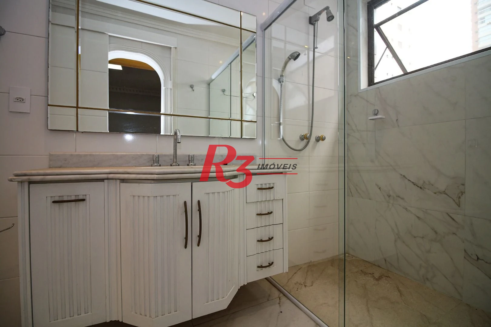 Apartamento para alugar, 377 m² por R$ 18.720,97/mês - Gonzaga - Santos/SP