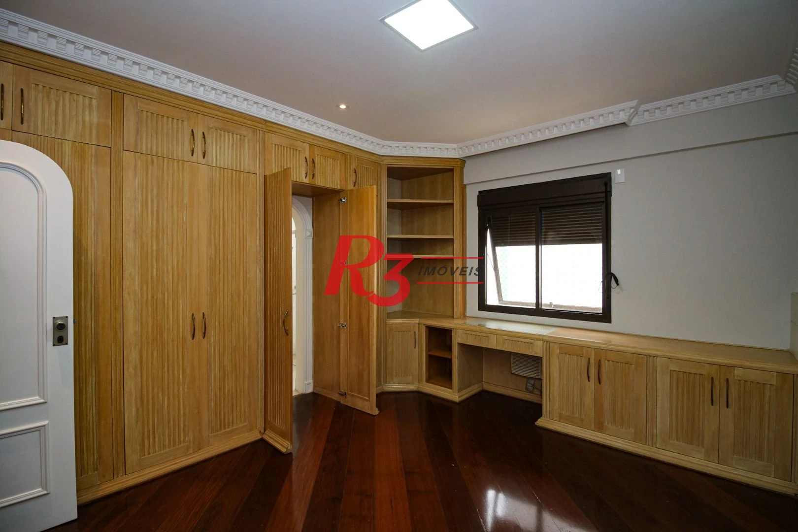 Apartamento para alugar, 377 m² por R$ 18.720,97/mês - Gonzaga - Santos/SP
