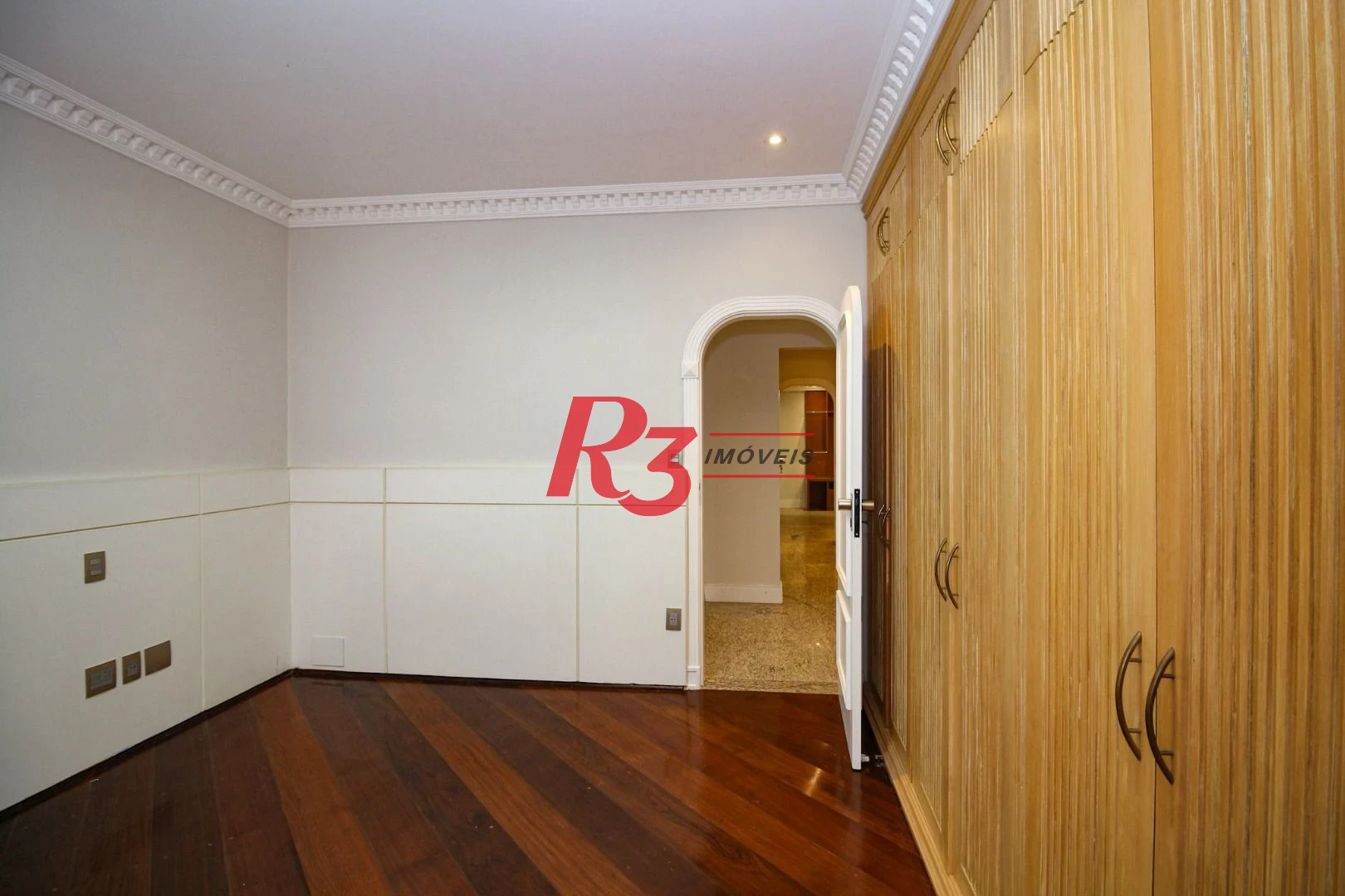 Apartamento para alugar, 377 m² por R$ 18.720,97/mês - Gonzaga - Santos/SP