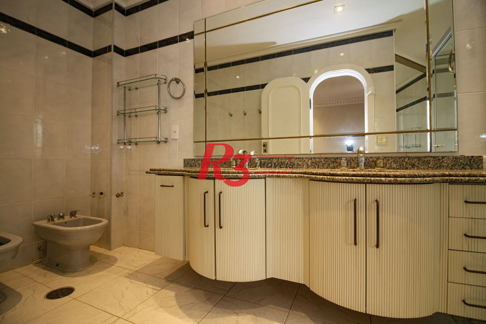 Apartamento para alugar, 377 m² por R$ 18.720,97/mês - Gonzaga - Santos/SP