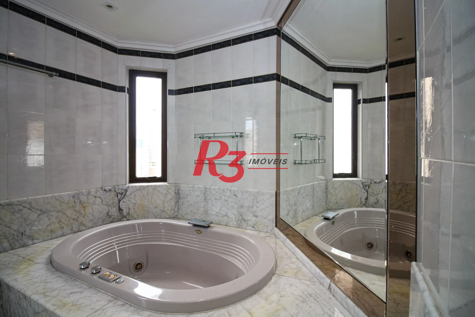 Apartamento para alugar, 377 m² por R$ 18.720,97/mês - Gonzaga - Santos/SP