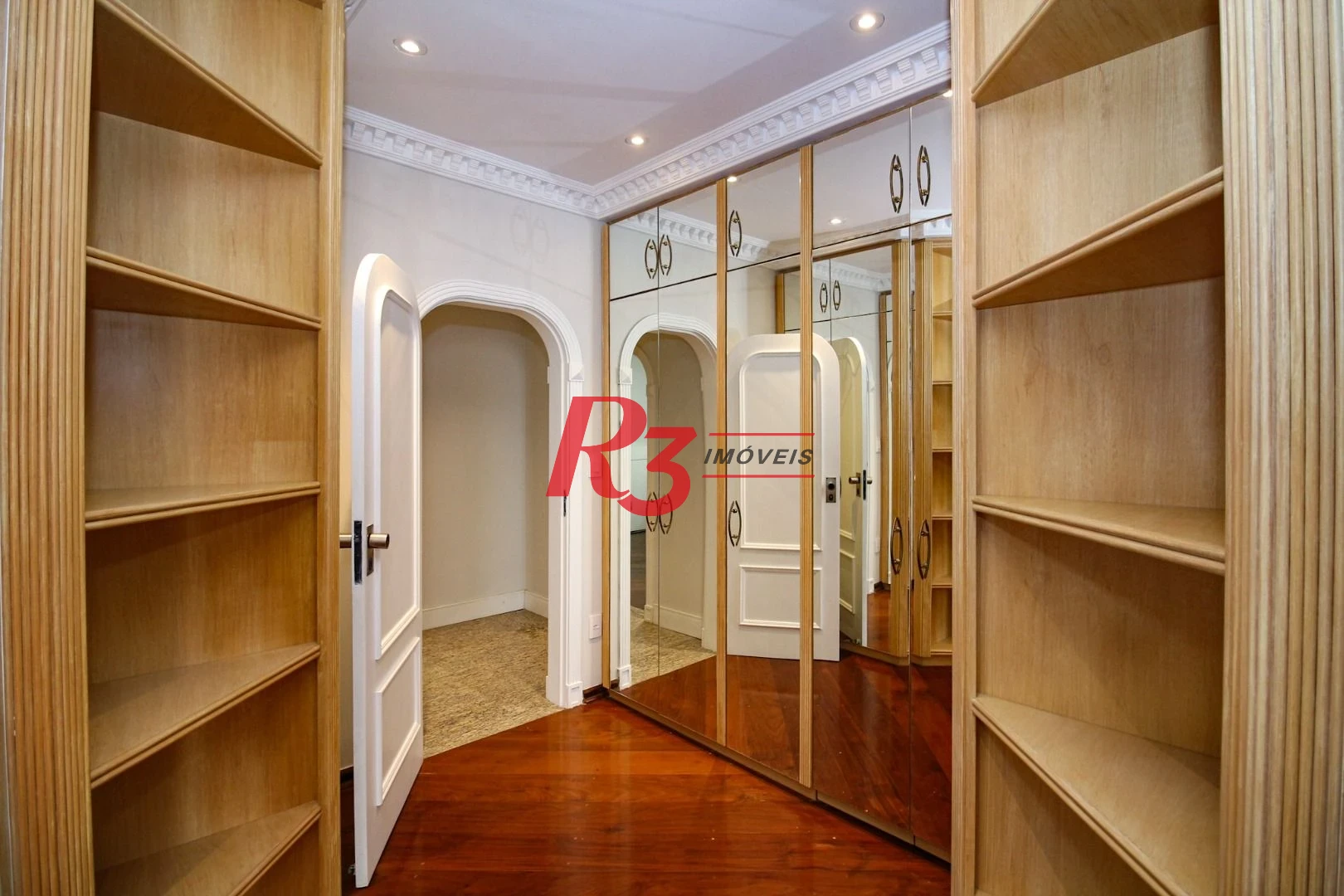 Apartamento para alugar, 377 m² por R$ 18.720,97/mês - Gonzaga - Santos/SP