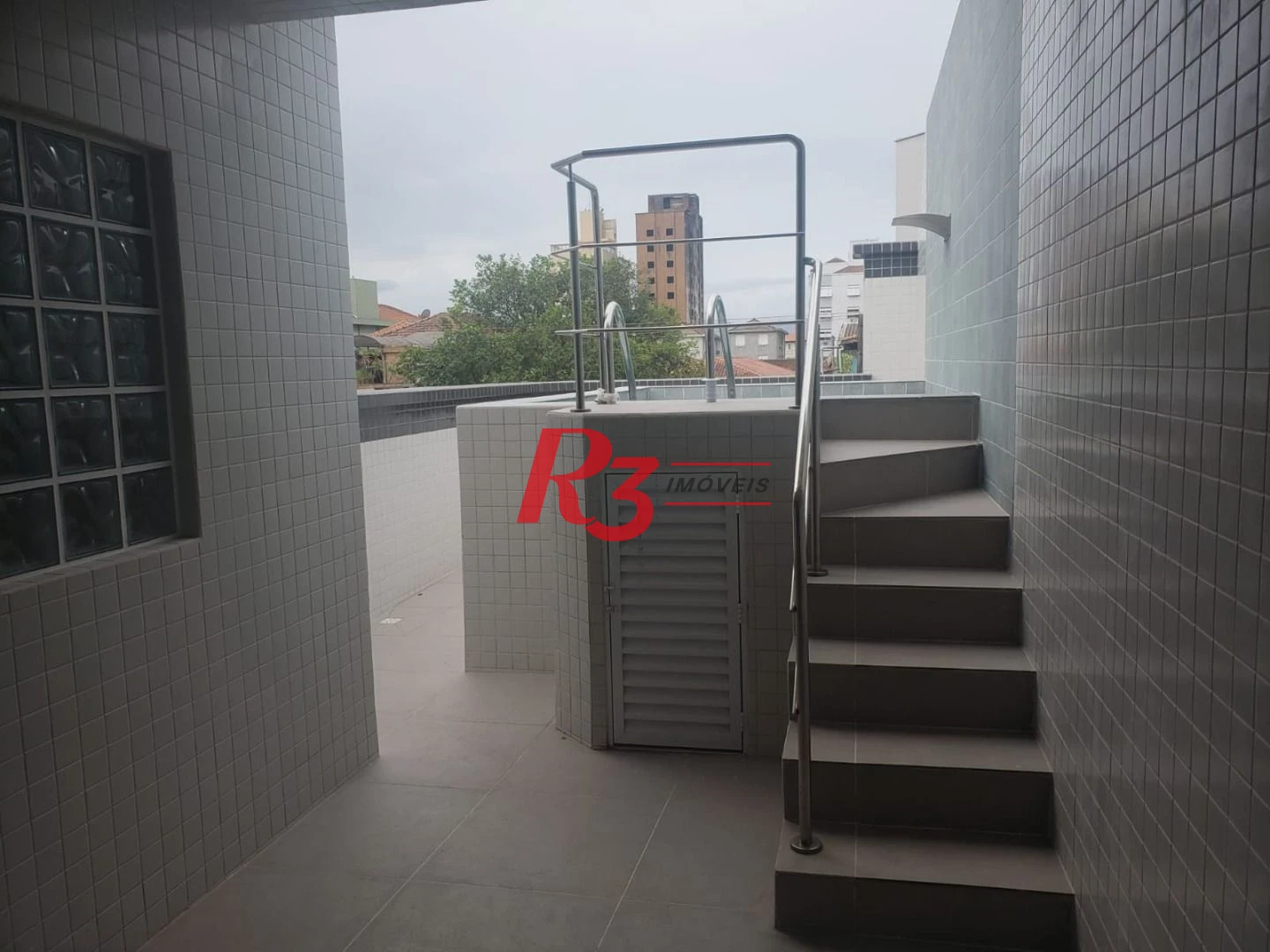 SOBREPOSTA DUPLEX SUPERIOR NOVINHA!  CASA 1 -À VENDA, 155 m² por R$ 1.175.000 - Embaré - Santos/SP