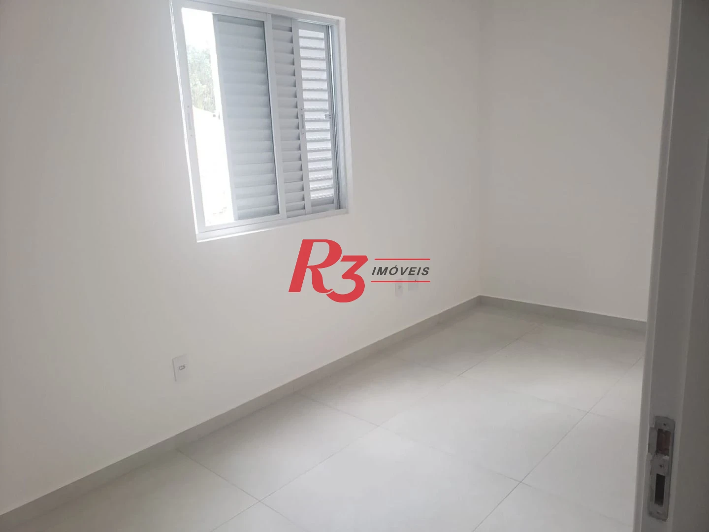 SOBREPOSTA DUPLEX SUPERIOR NOVINHA!  CASA 1 -À VENDA, 155 m² por R$ 1.175.000 - Embaré - Santos/SP
