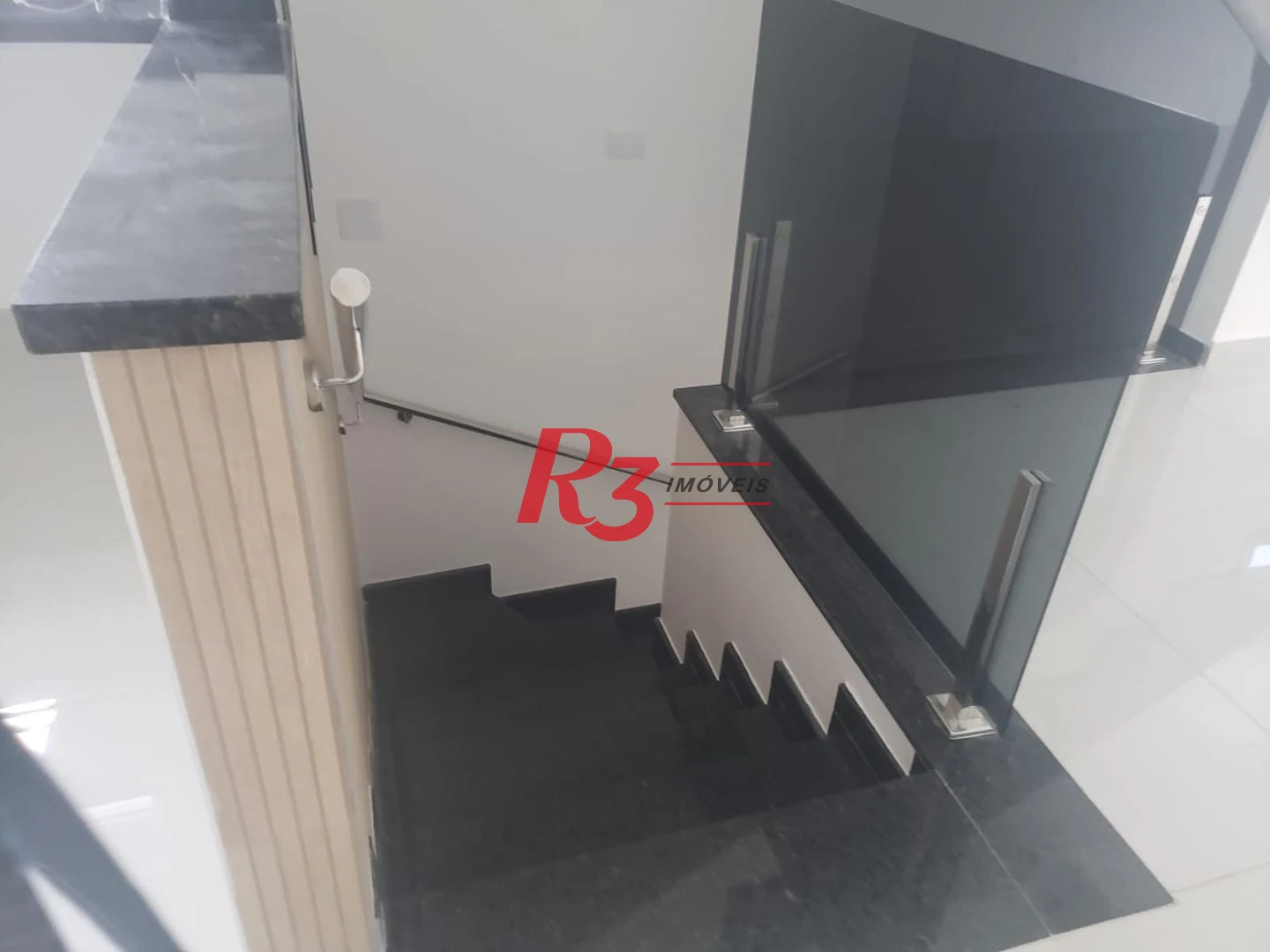 SOBREPOSTA DUPLEX SUPERIOR NOVINHA!  CASA 1 -À VENDA, 155 m² por R$ 1.175.000 - Embaré - Santos/SP