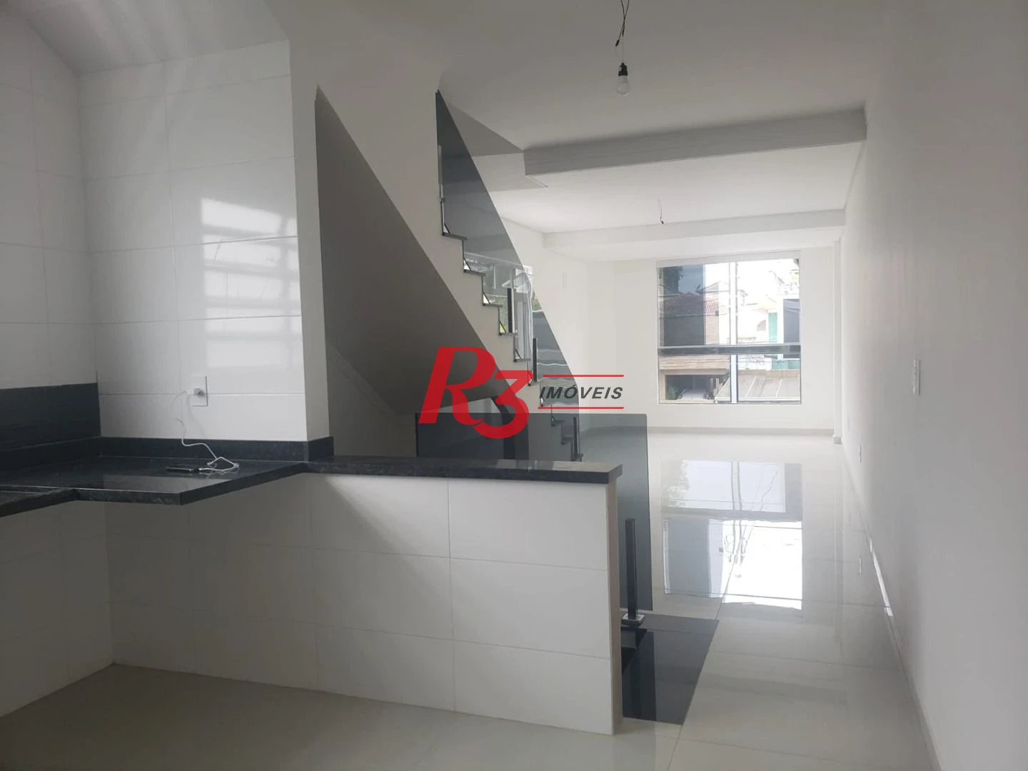 SOBREPOSTA DUPLEX SUPERIOR NOVINHA!  CASA 1 -À VENDA, 155 m² por R$ 1.175.000 - Embaré - Santos/SP