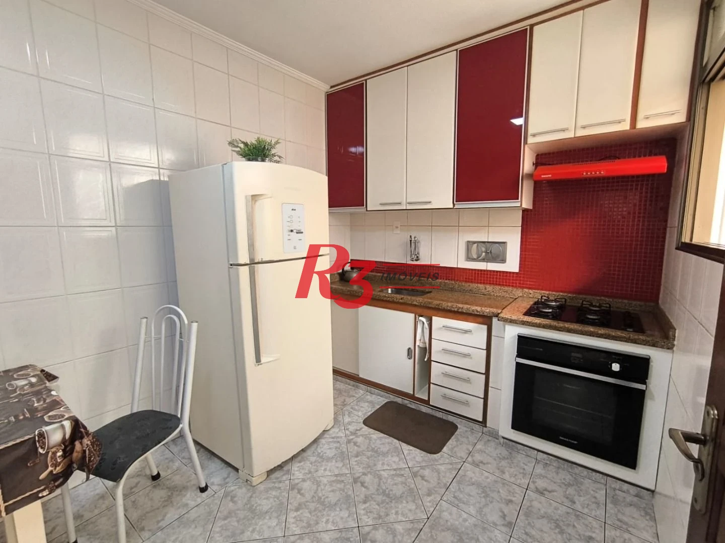 Sobrado com 2 dormitórios à venda, 100 m² por R$ 710.000,00 - Vila Valença - São Vicente/SP