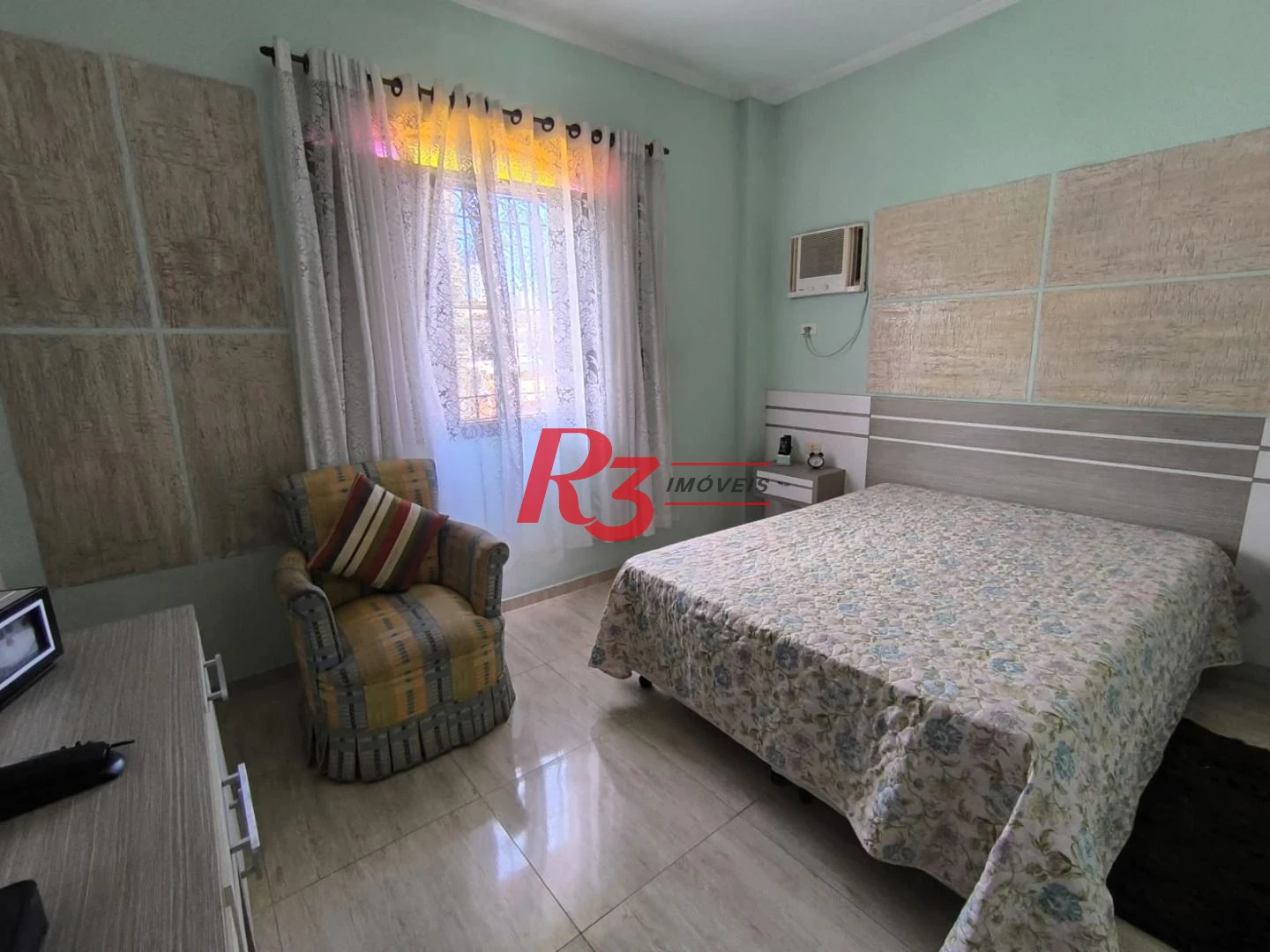 Sobrado com 2 dormitórios à venda, 100 m² por R$ 710.000,00 - Vila Valença - São Vicente/SP