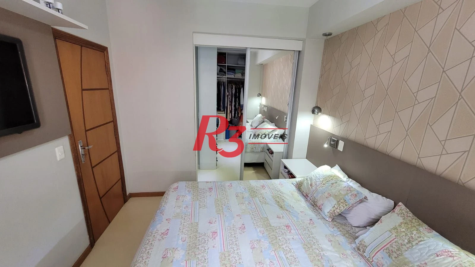 Sobrado com 4 dormitórios para alugar, 151 m² por R$ 10.901,00/mês - Pompéia - Santos/SP