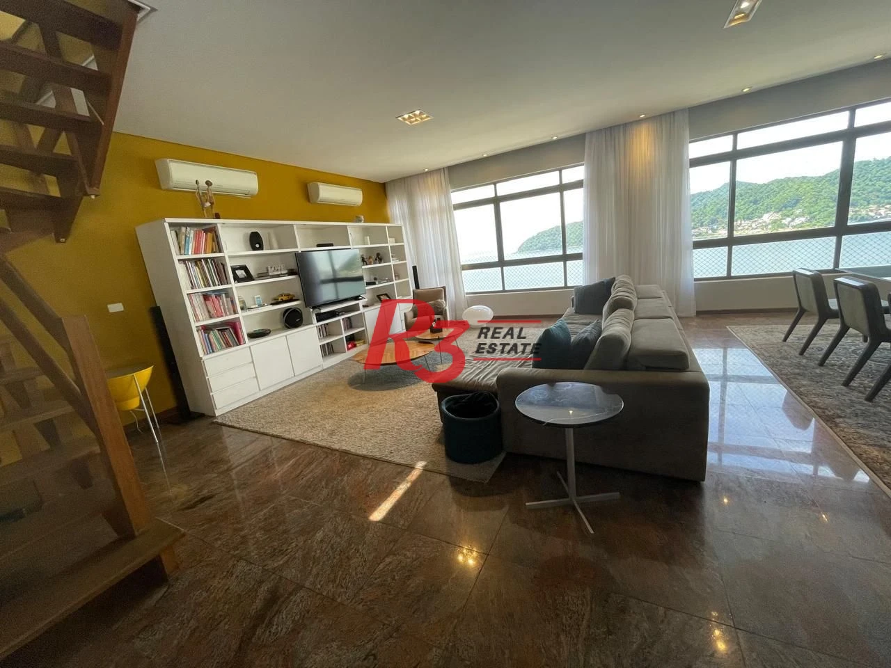 Cobertura com 3 dormitórios à venda, 360 m² por R$ 1.500.000,00 - Centro - São Vicente/SP