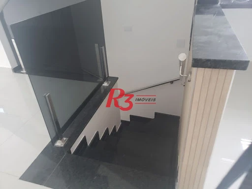 SOBREPOSTA DUPLEX SUPERIOR NOVINHA! CASA 2 .À VENDA, 155 m² por R$ 1.175.000 - Embaré - Santos/SP
