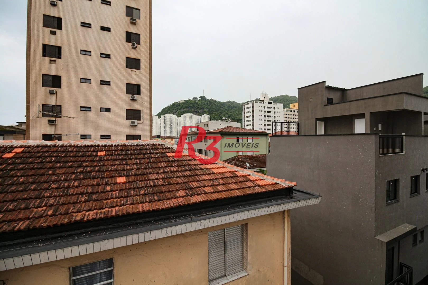APARTAMENTO COM 2 QUAROS VARANDA GOURMET NO MARAPE EM SANTOS