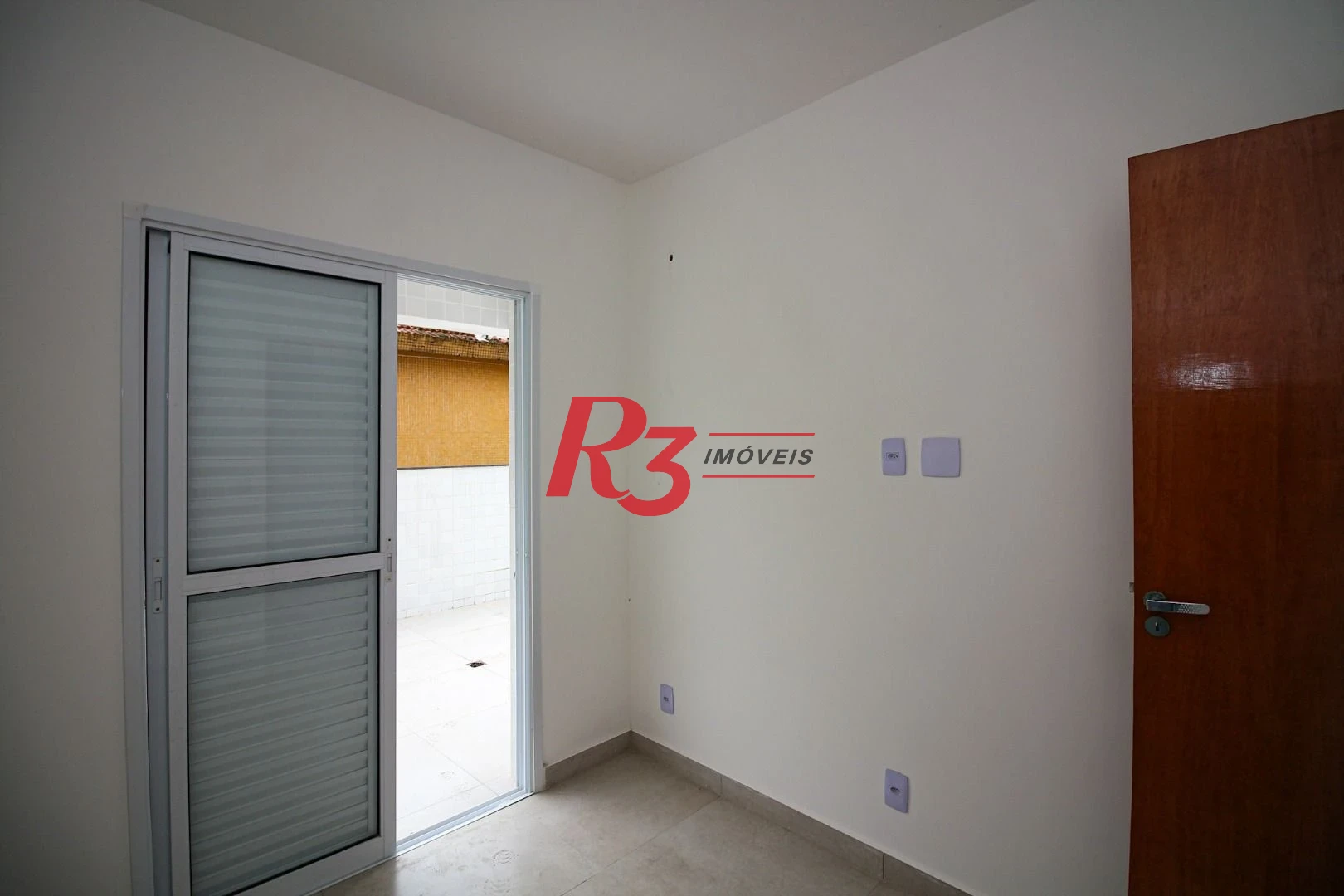 APARTAMENTO COM 2 QUAROS VARANDA GOURMET NO MARAPE EM SANTOS