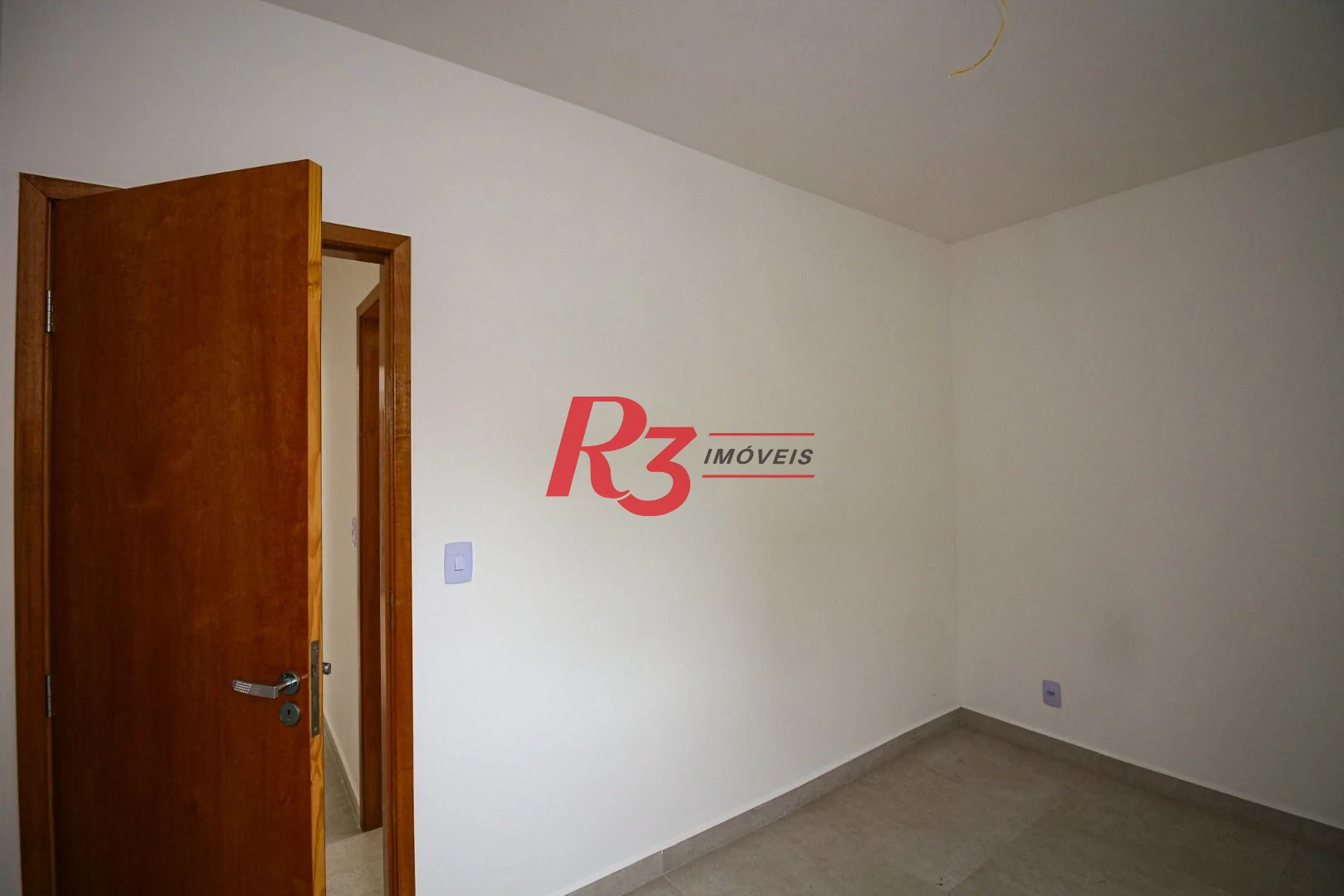 APARTAMENTO COM 2 QUAROS VARANDA GOURMET NO MARAPE EM SANTOS