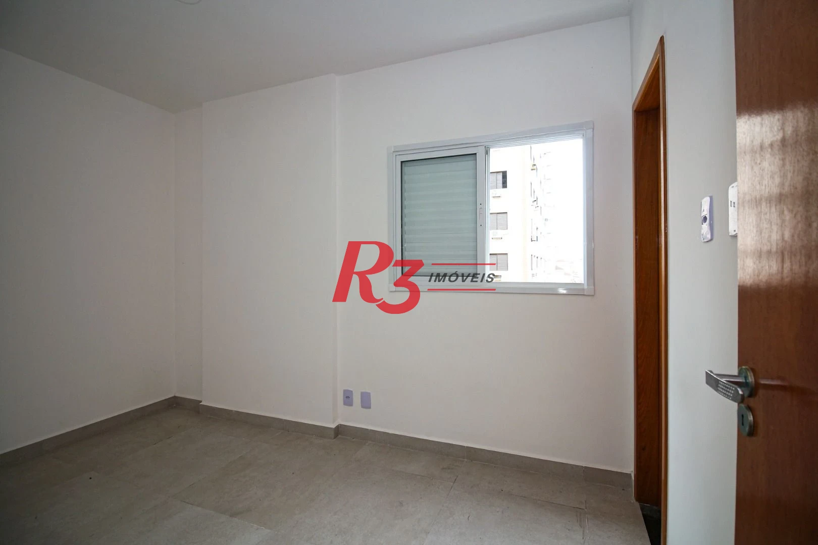APARTAMENTO COM 2 QUAROS VARANDA GOURMET NO MARAPE EM SANTOS