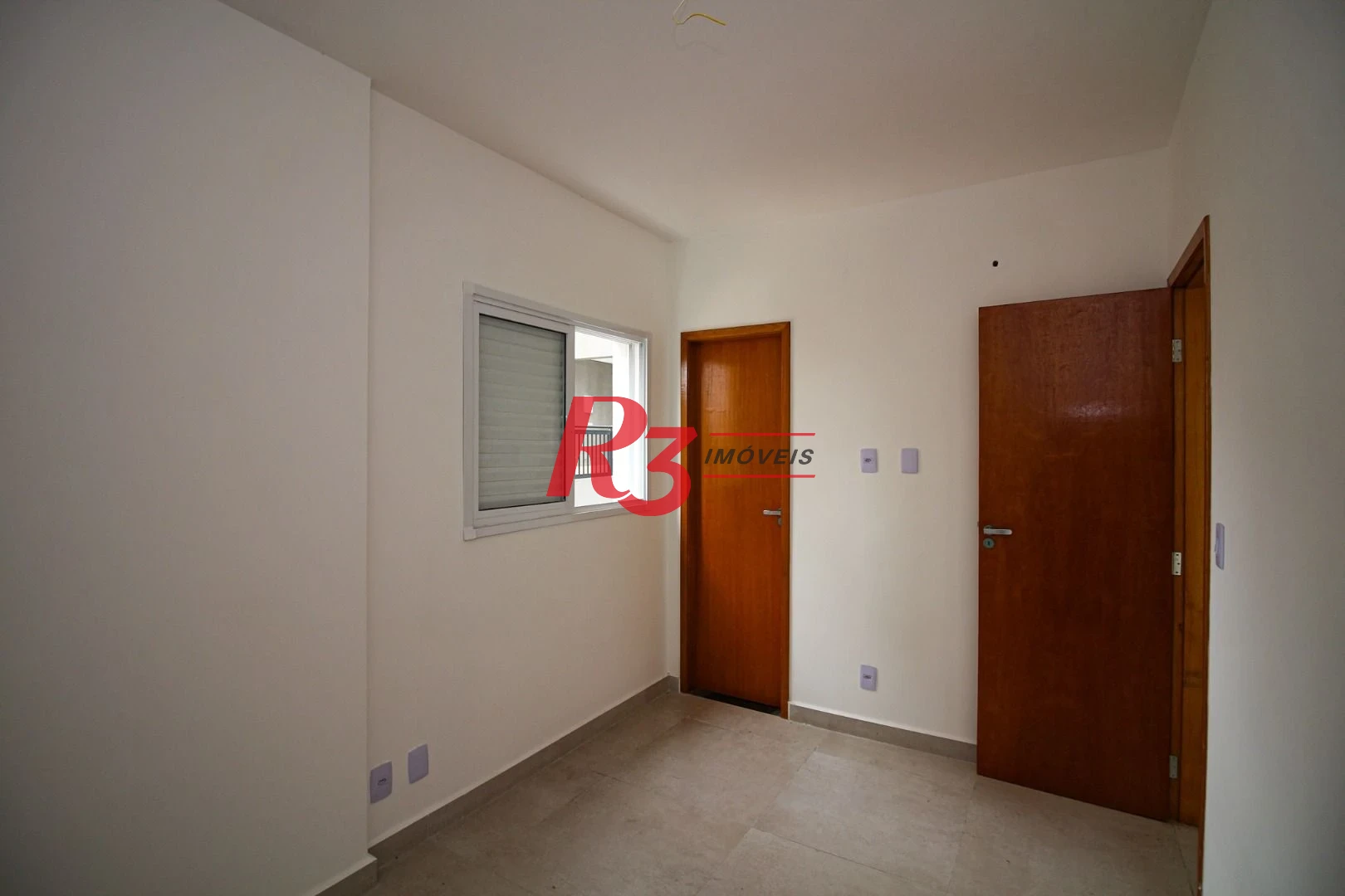 APARTAMENTO COM 2 QUAROS VARANDA GOURMET NO MARAPE EM SANTOS