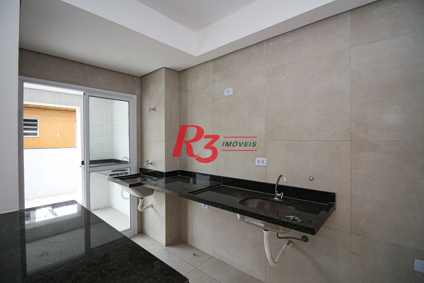 APARTAMENTO 02  QUARTOS VARANDA GOUMERT NO MARAPE EM SANTOS