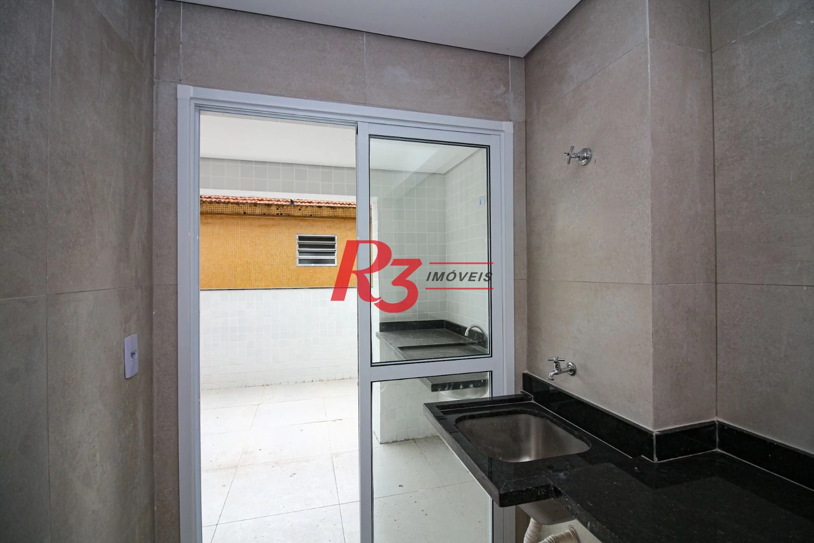 APARTAMENTO 02  QUARTOS VARANDA GOUMERT NO MARAPE EM SANTOS