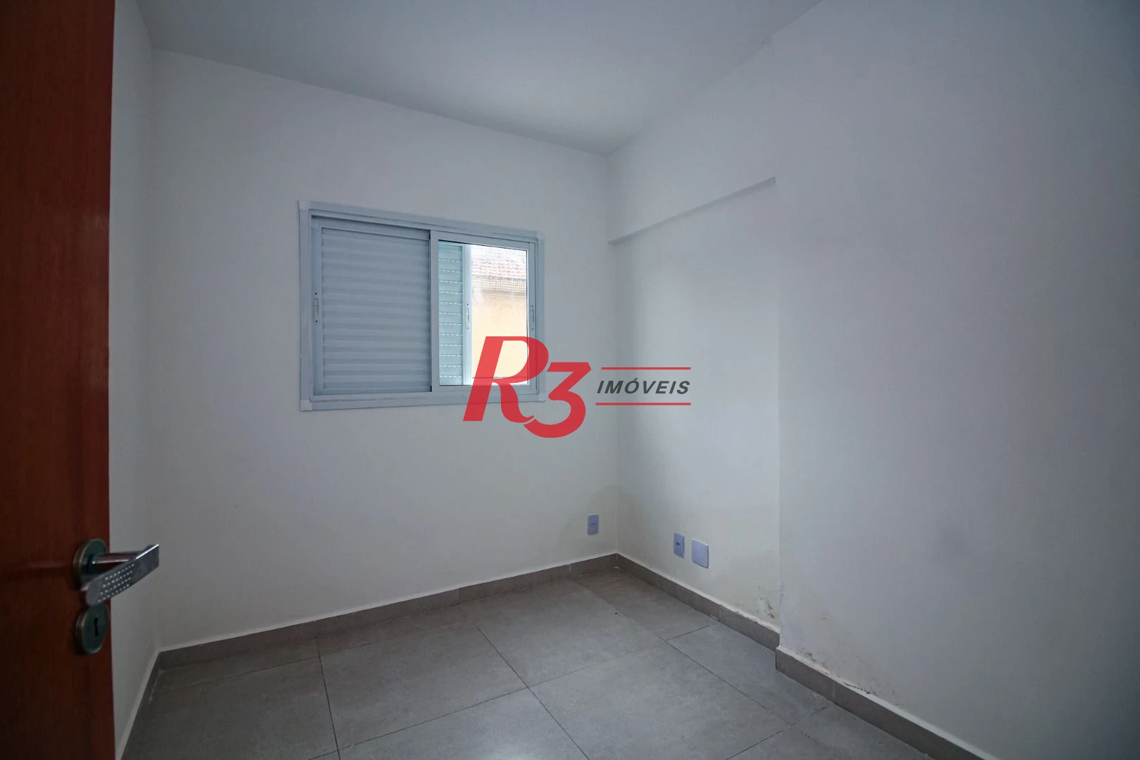 APARTAMENTO 02  QUARTOS VARANDA GOUMERT NO MARAPE EM SANTOS