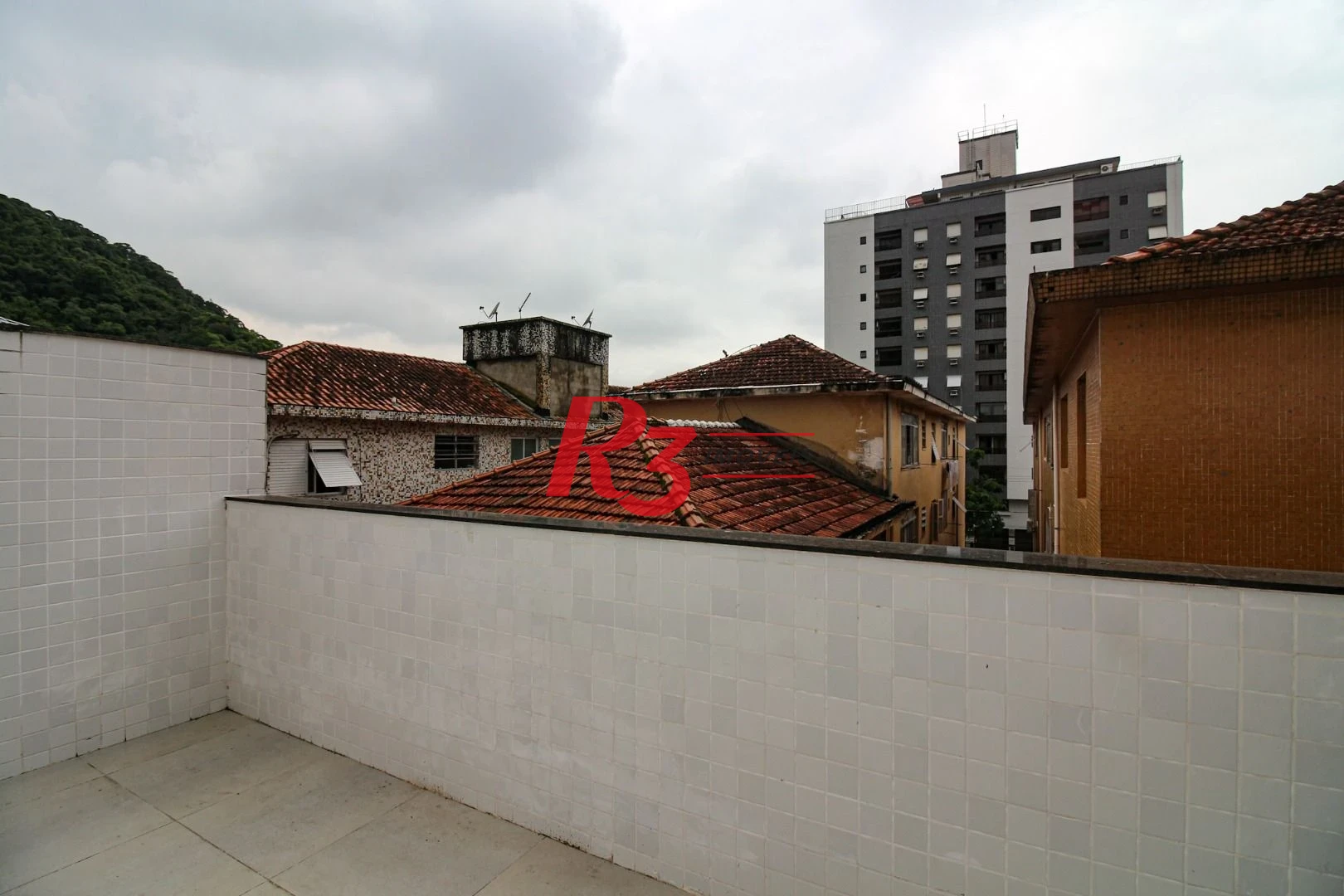 APARTAMENTO 02  QUARTOS VARANDA GOUMERT NO MARAPE EM SANTOS