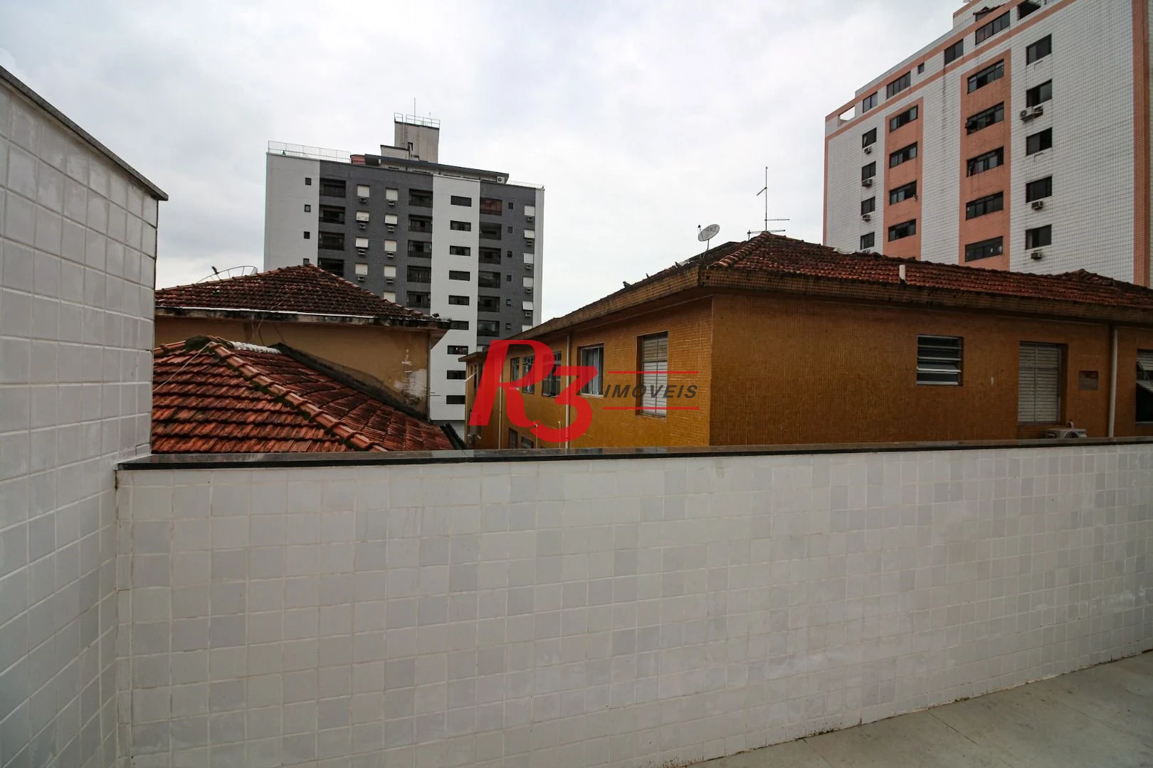 APARTAMENTO 02  QUARTOS VARANDA GOUMERT NO MARAPE EM SANTOS