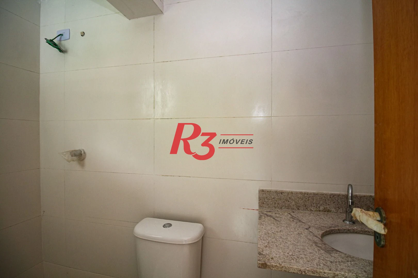 APARTAMENTO 02 QUARTOS COM VARANDA GOURMET NO MARAPE
