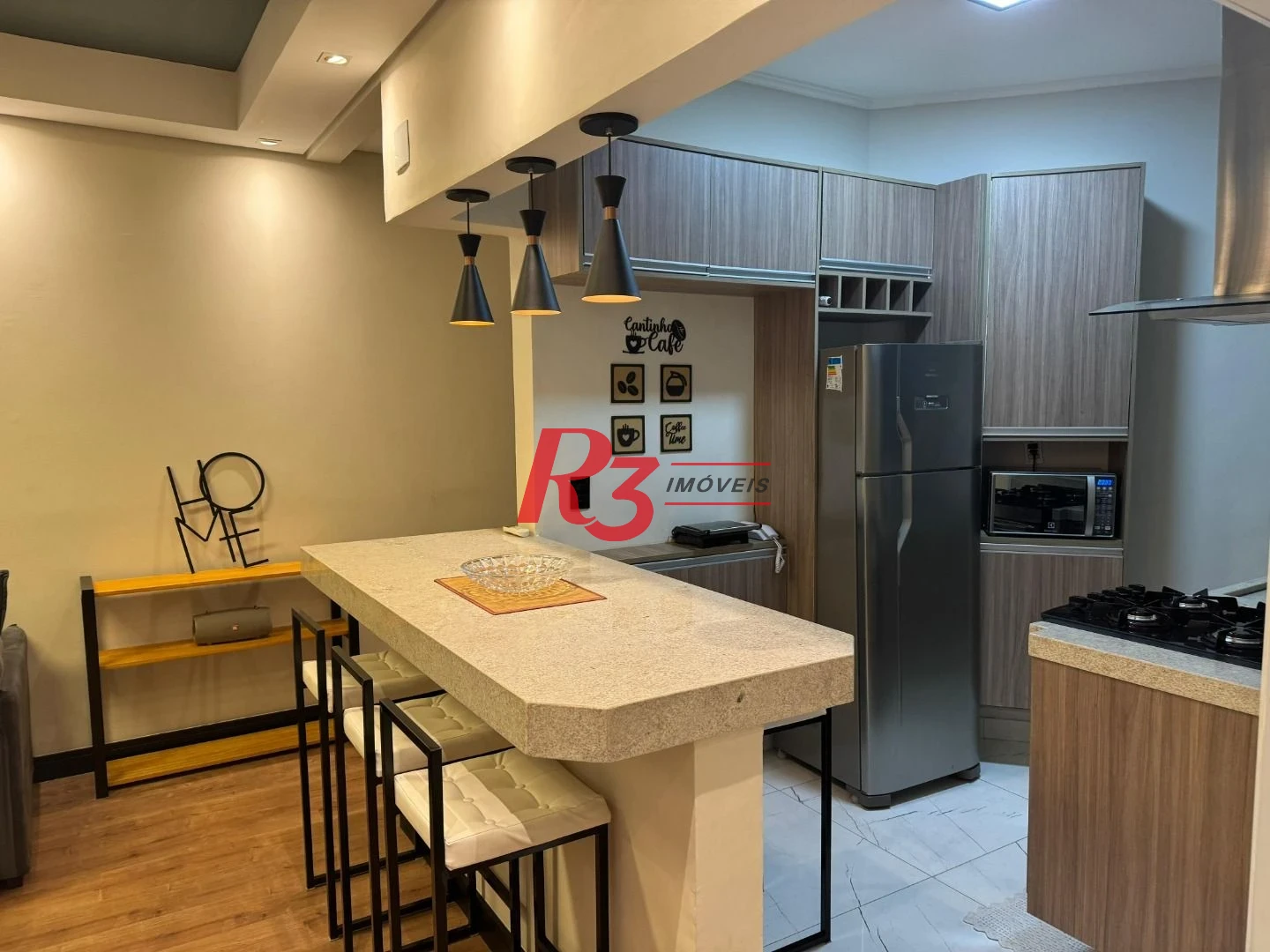 Apartamento com 2 dormitórios à venda, 85 m² por R$ 650.000,00 - Gonzaga - Santos/SP
