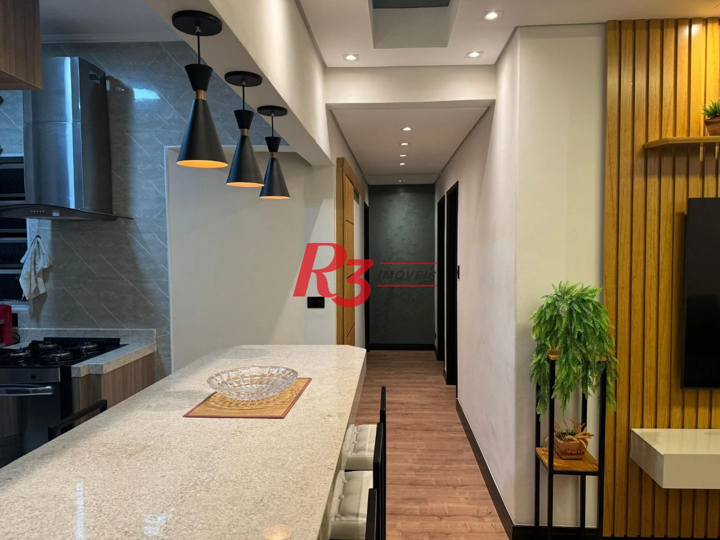 Apartamento com 2 dormitórios à venda, 85 m² por R$ 650.000,00 - Gonzaga - Santos/SP