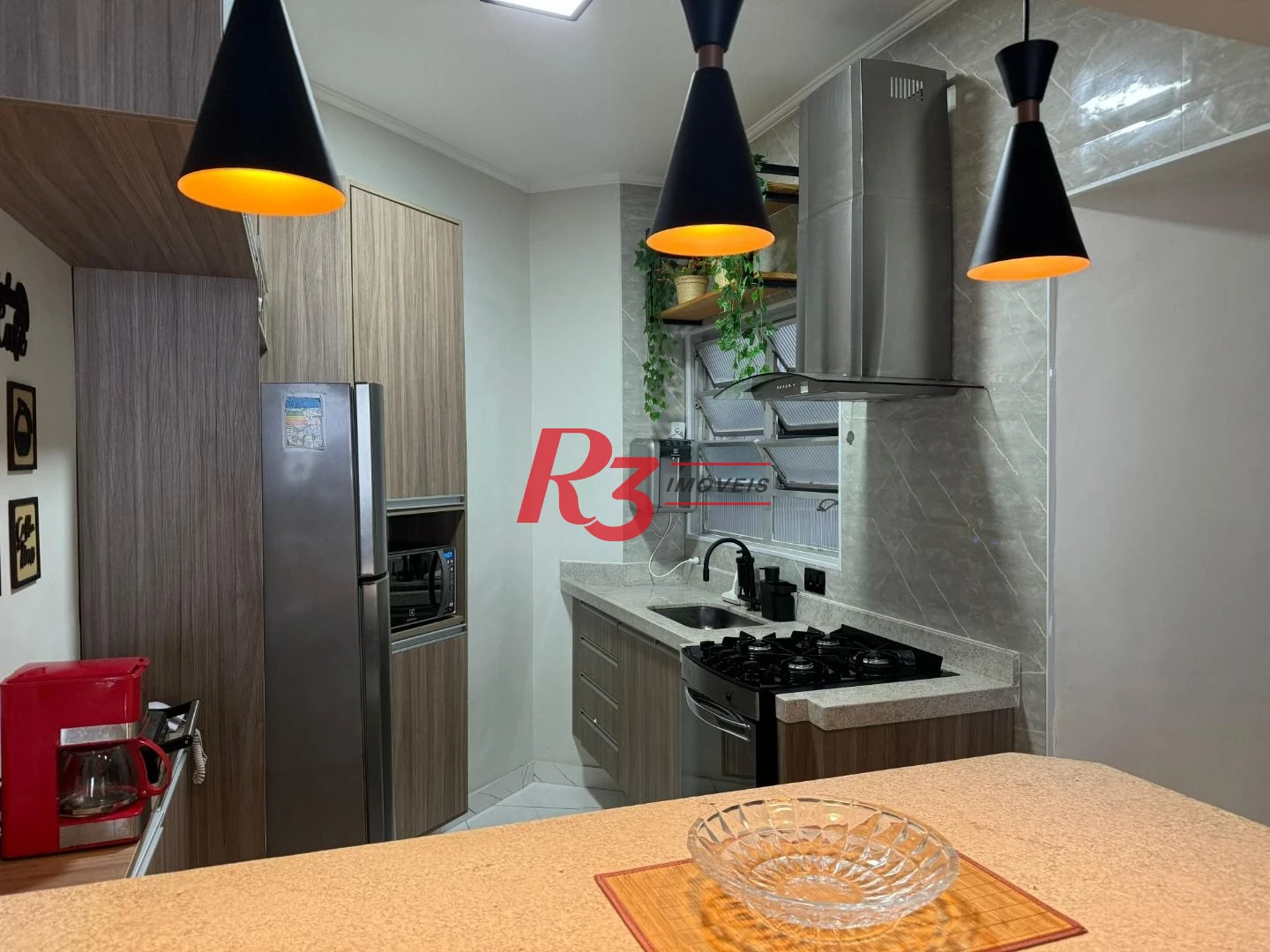 Apartamento com 2 dormitórios à venda, 85 m² por R$ 650.000,00 - Gonzaga - Santos/SP