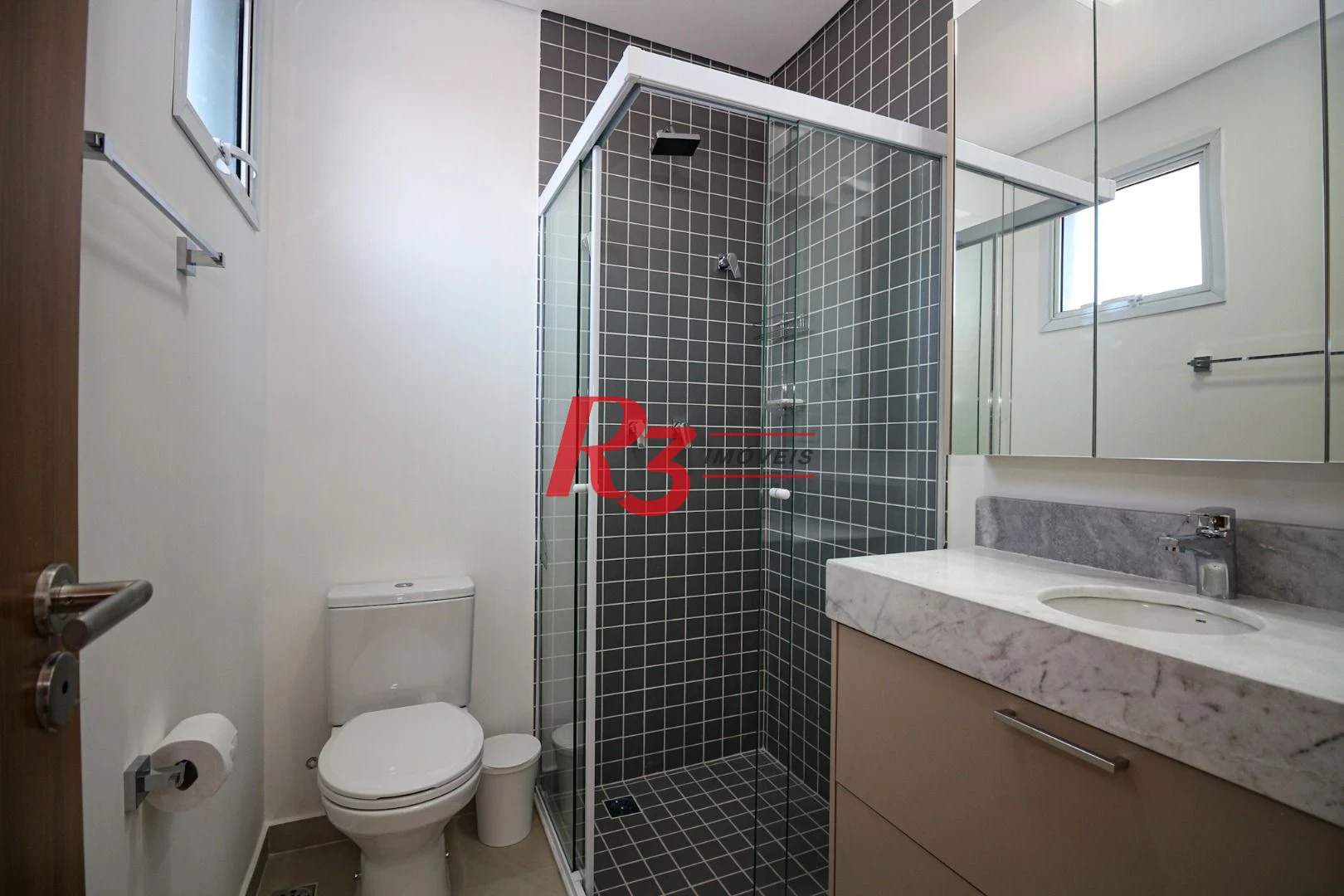 Apartamento com 1 dormitório para alugar, 60 m² por R$ 5.700,00/mês - Boqueirão - Santos/SP