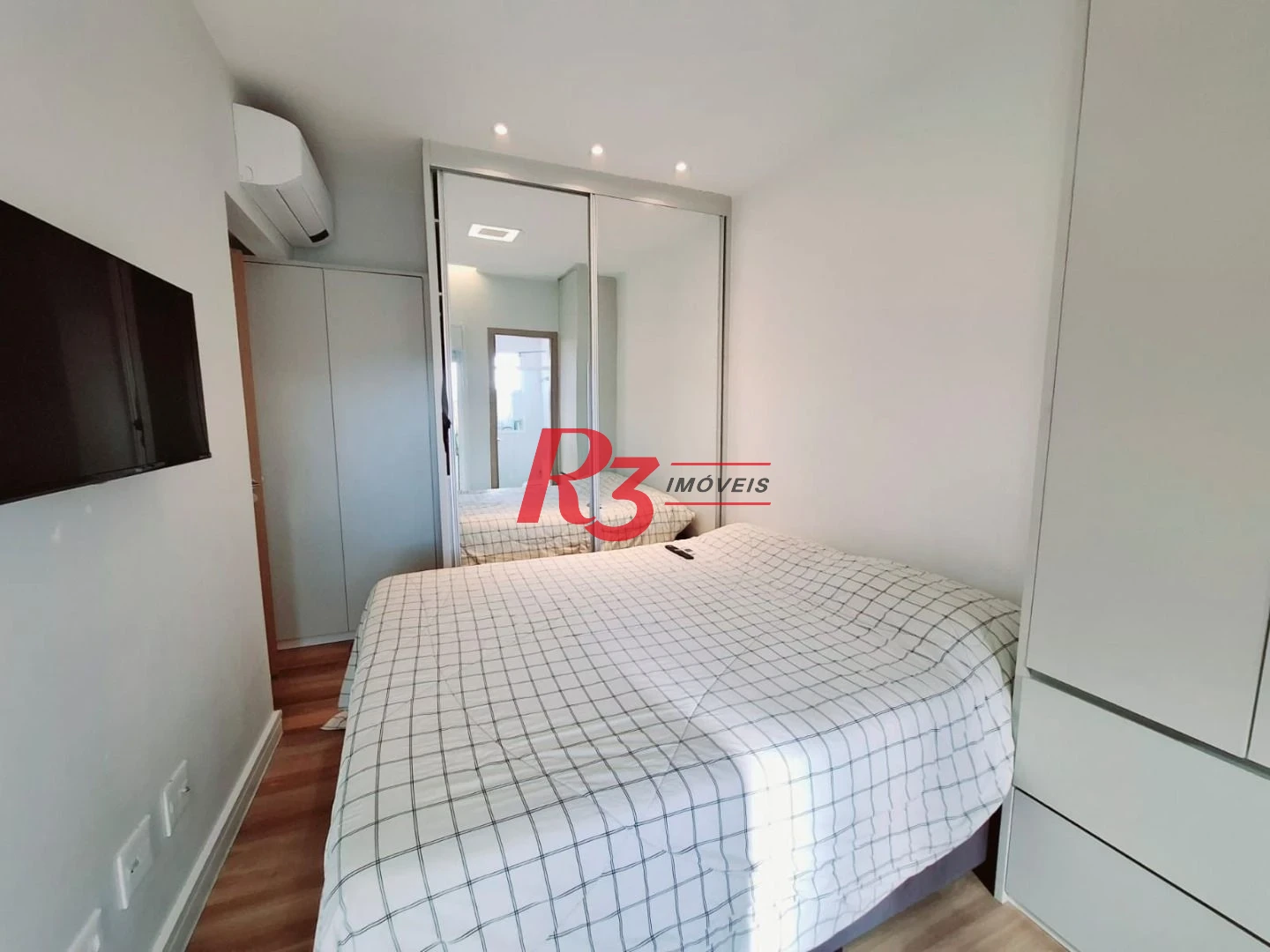 Apartamento com 2 dormitórios à venda, 80 m² por R$ 1.080.000,00 - Boqueirão - Santos/SP