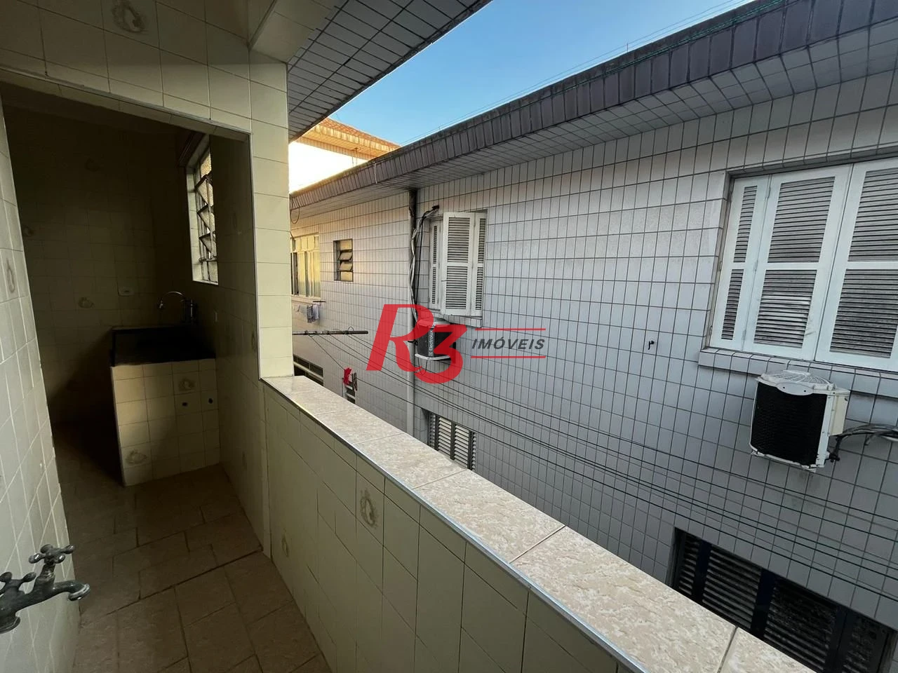 Apartamento com 2 dormitórios à venda, 60 m² por R$ 330.000,00 - Aparecida - Santos/SP
