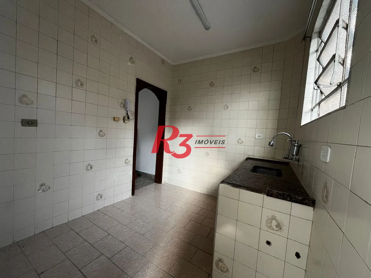 Apartamento com 2 dormitórios à venda, 60 m² por R$ 330.000,00 - Aparecida - Santos/SP