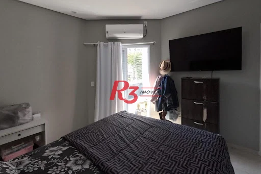 Sobrado com 3 dormitórios à venda, 140 m² por R$ 860.000,00 - Campo Grande - Santos/SP