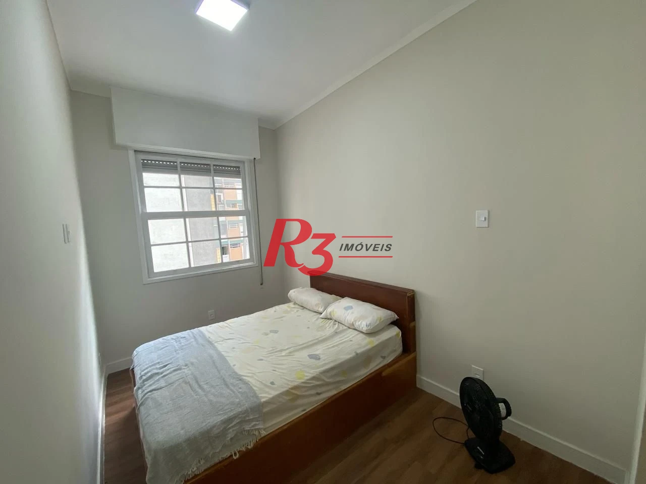 Apartamento com 2 dormitórios à venda, 55 m² por R$ 410.000,00 - Embaré - Santos/SP