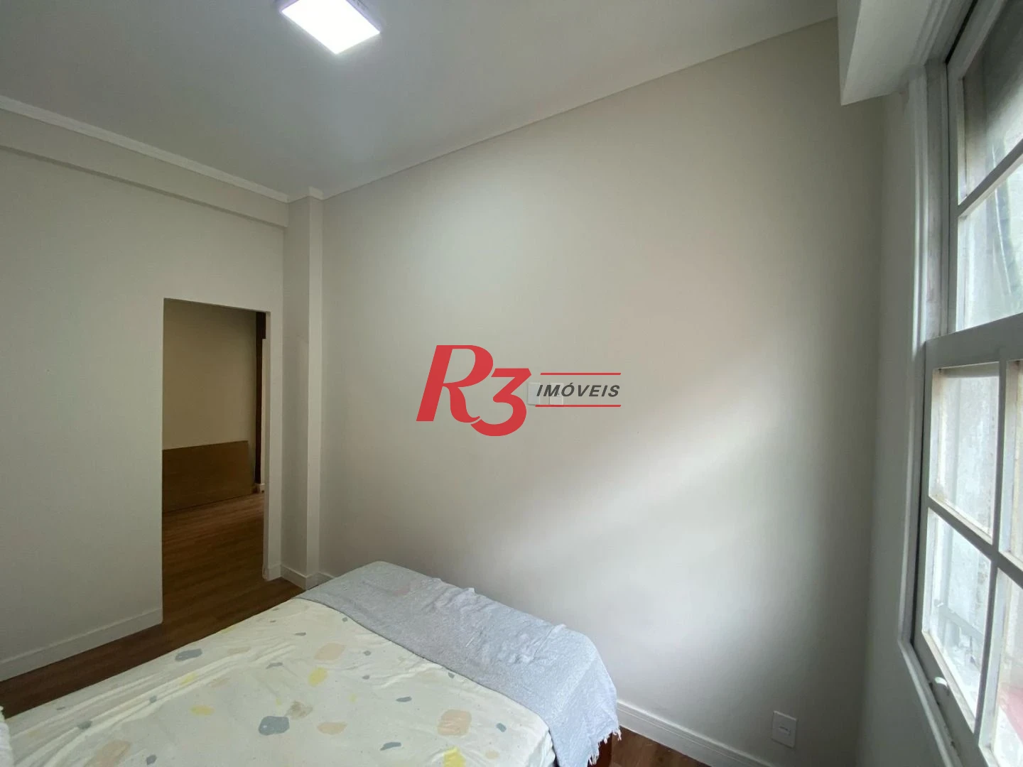 Apartamento com 2 dormitórios à venda, 55 m² por R$ 410.000,00 - Embaré - Santos/SP