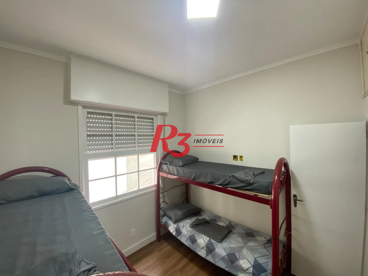 Apartamento com 2 dormitórios à venda, 55 m² por R$ 410.000,00 - Embaré - Santos/SP