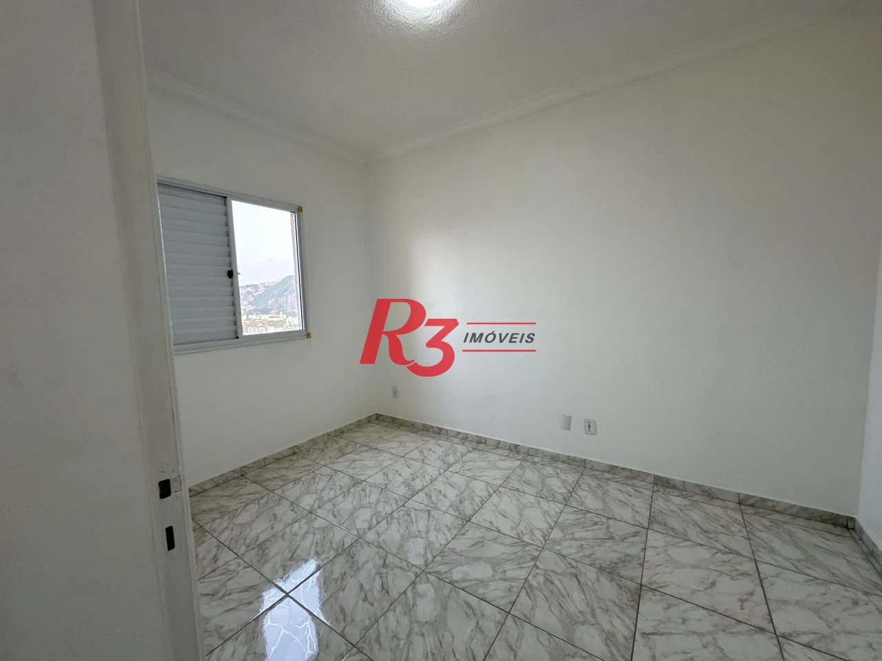 Apartamento à venda, 63 m² por R$ 346.000,00 - Areia Branca - Santos/SP