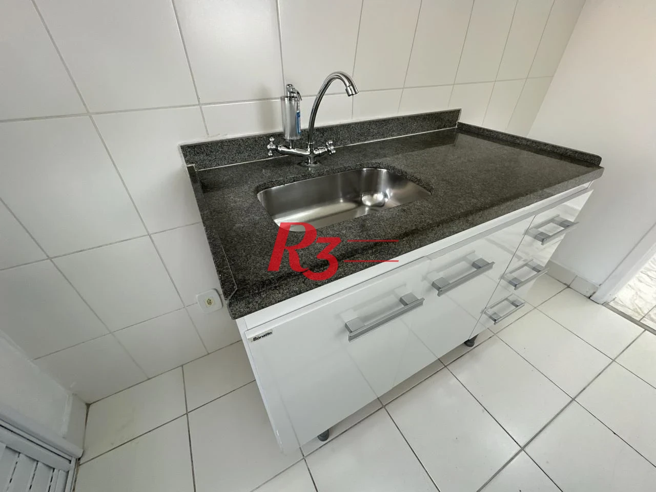 Apartamento à venda, 63 m² por R$ 346.000,00 - Areia Branca - Santos/SP