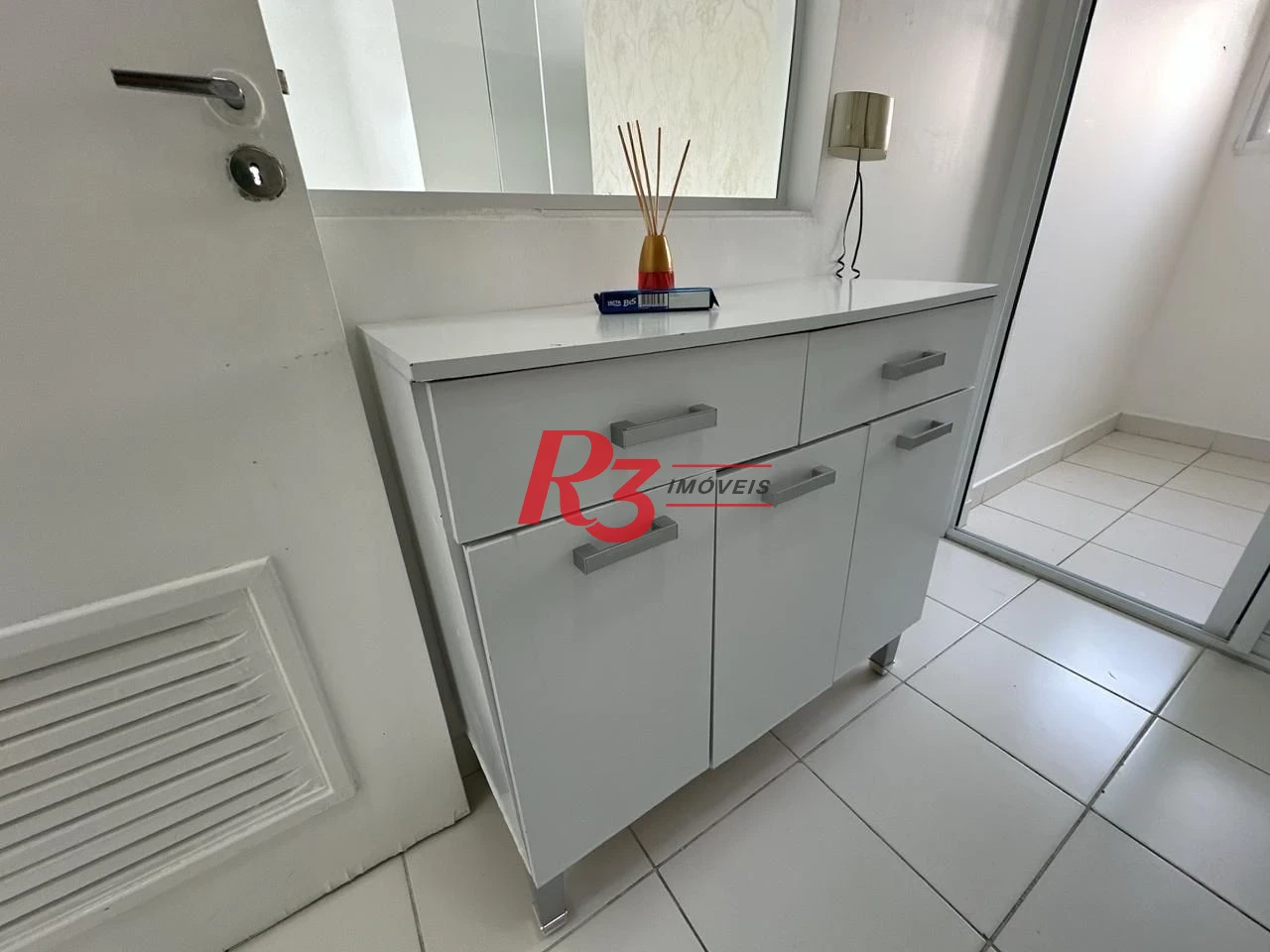 Apartamento à venda, 63 m² por R$ 346.000,00 - Areia Branca - Santos/SP