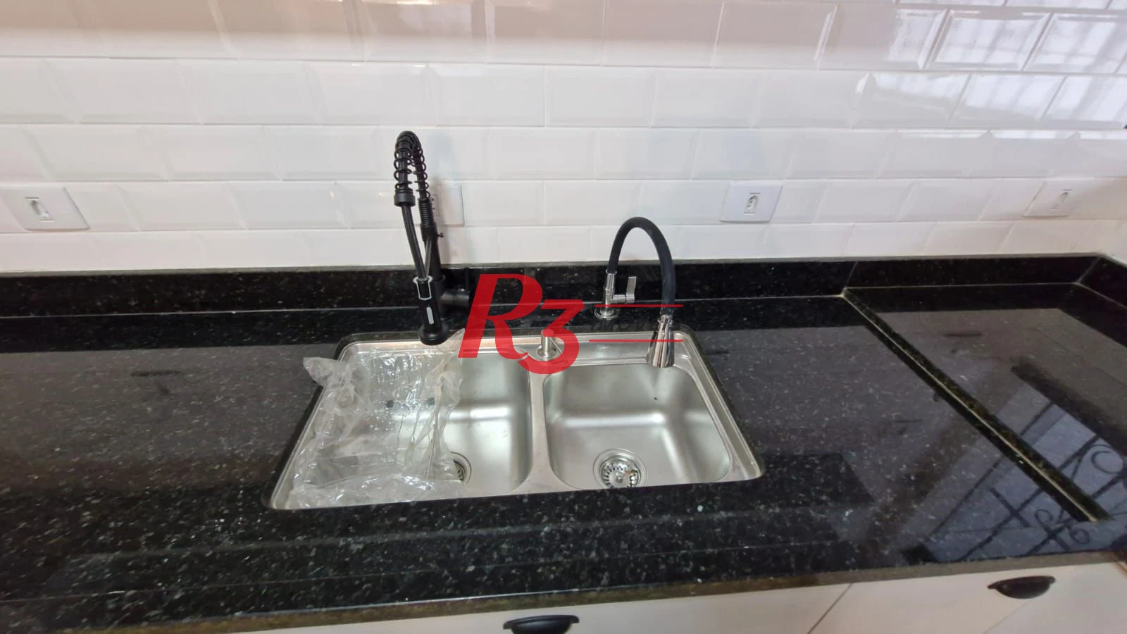 Sobrado à venda, 150 m² por R$ 700.000,00 - Centro - São Vicente/SP